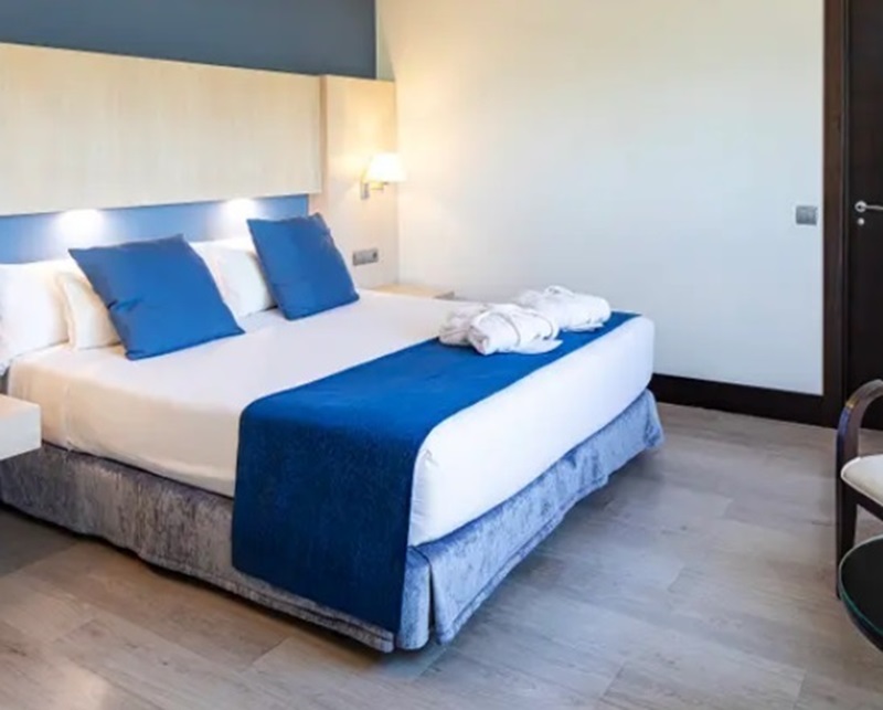 Double Single Executive