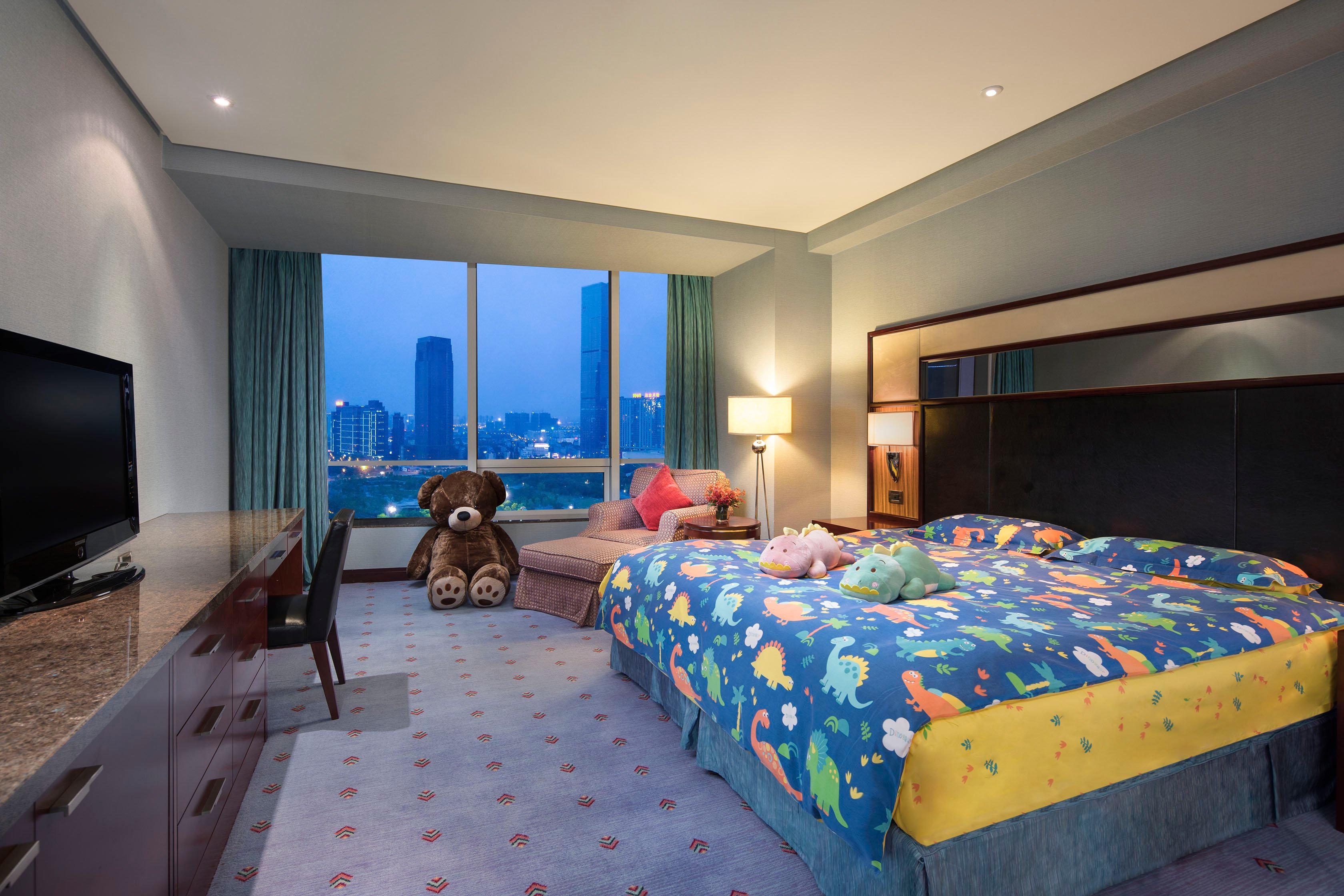 Suite King Bed One Bedroom 