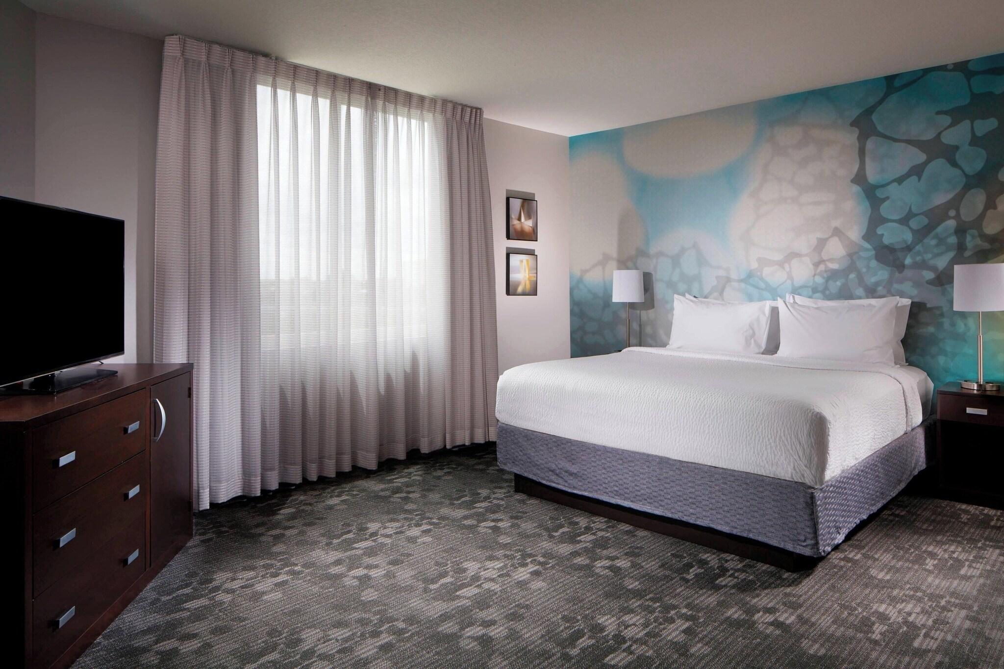 Suite King Bed One Bedroom 