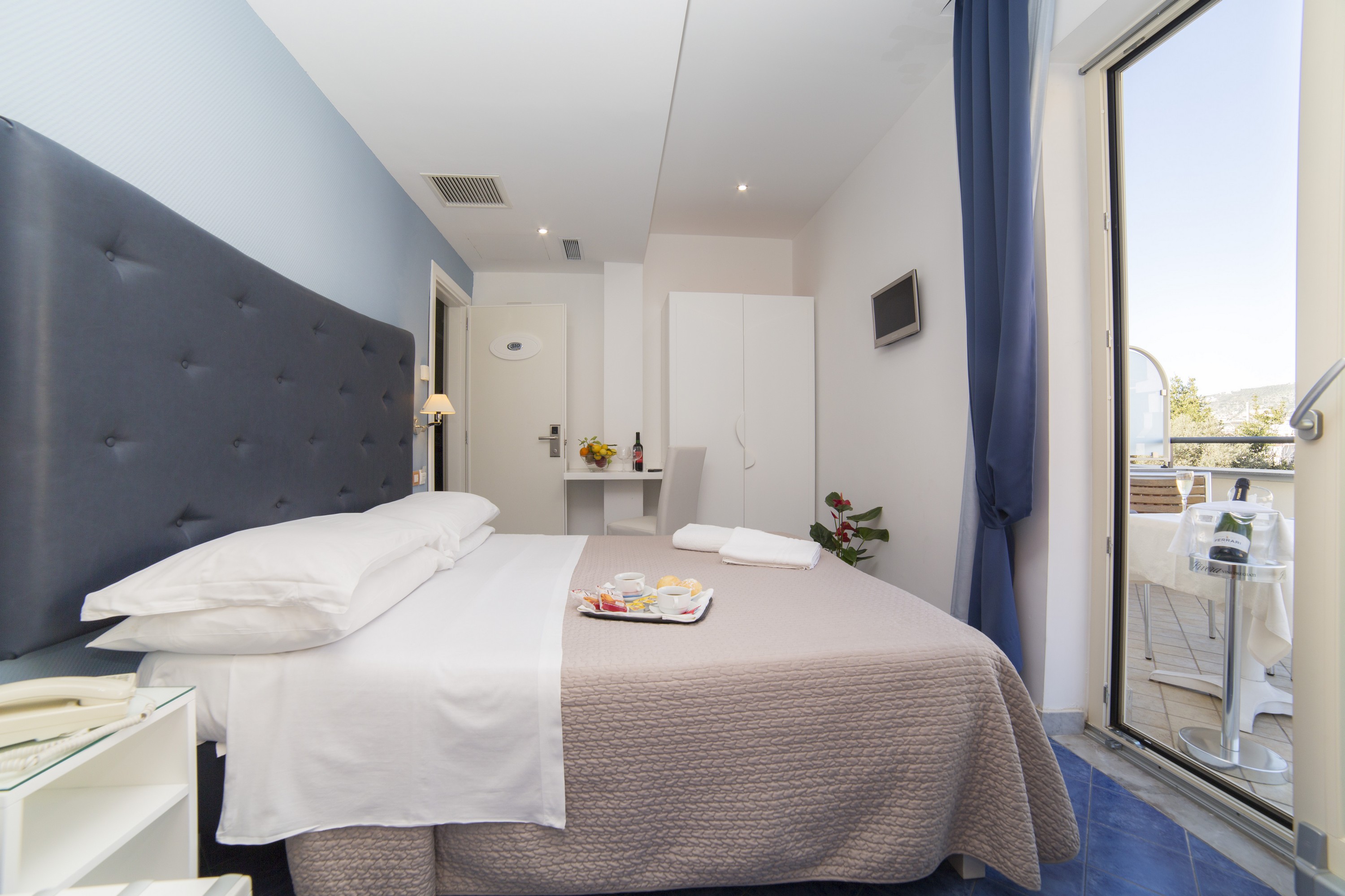 Double Classic with Terrace