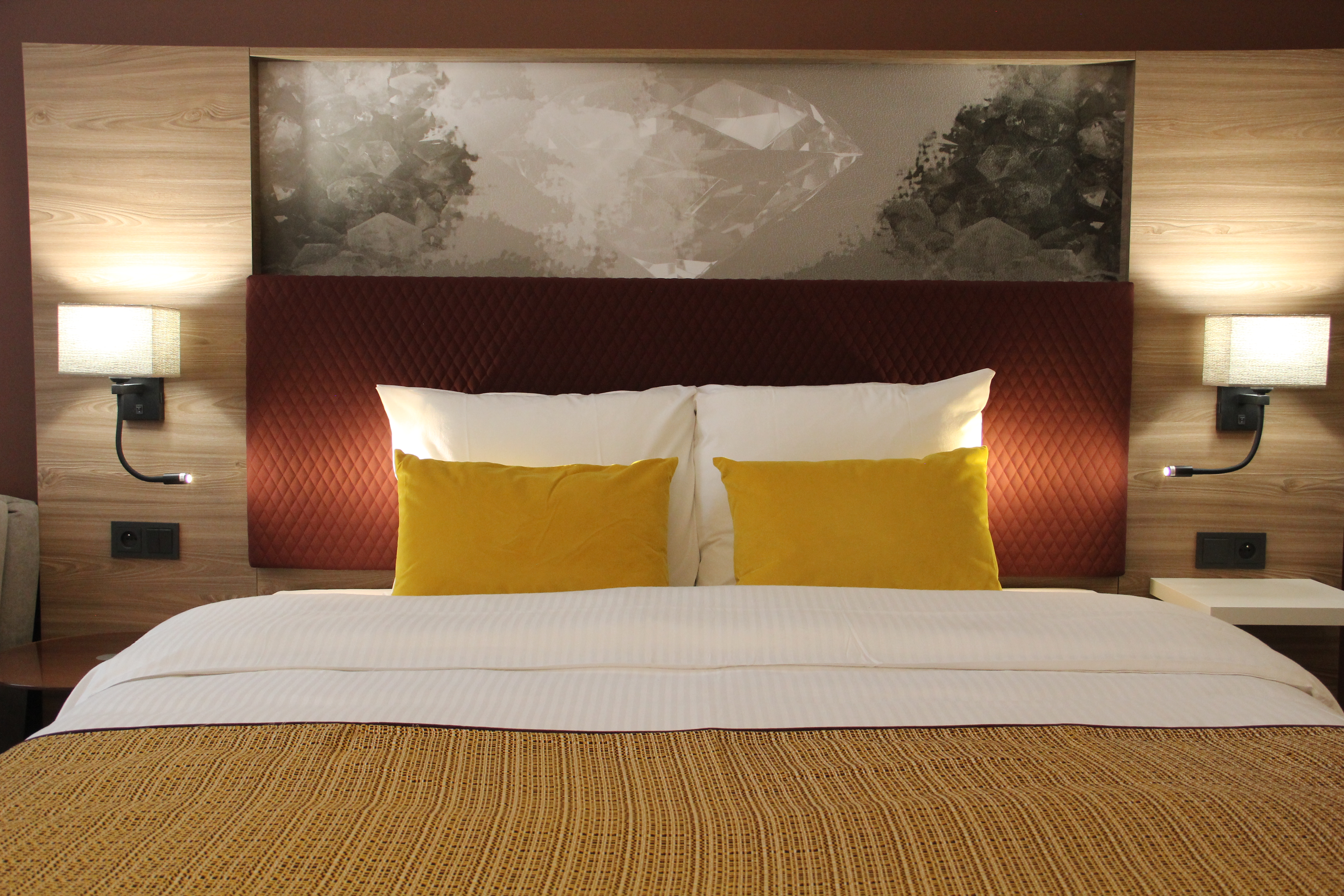 Double Deluxe One Bed