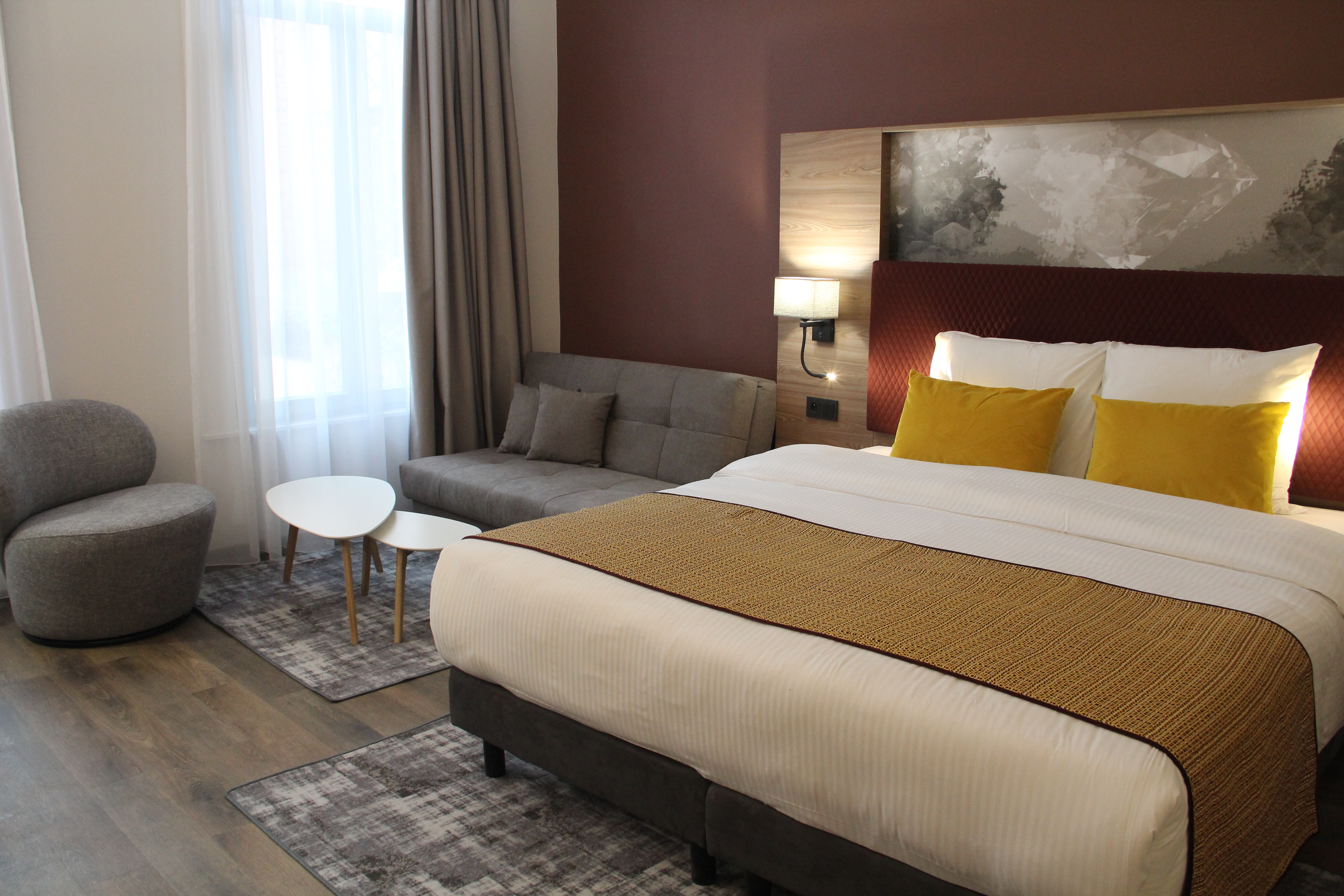 Double Deluxe One Bed