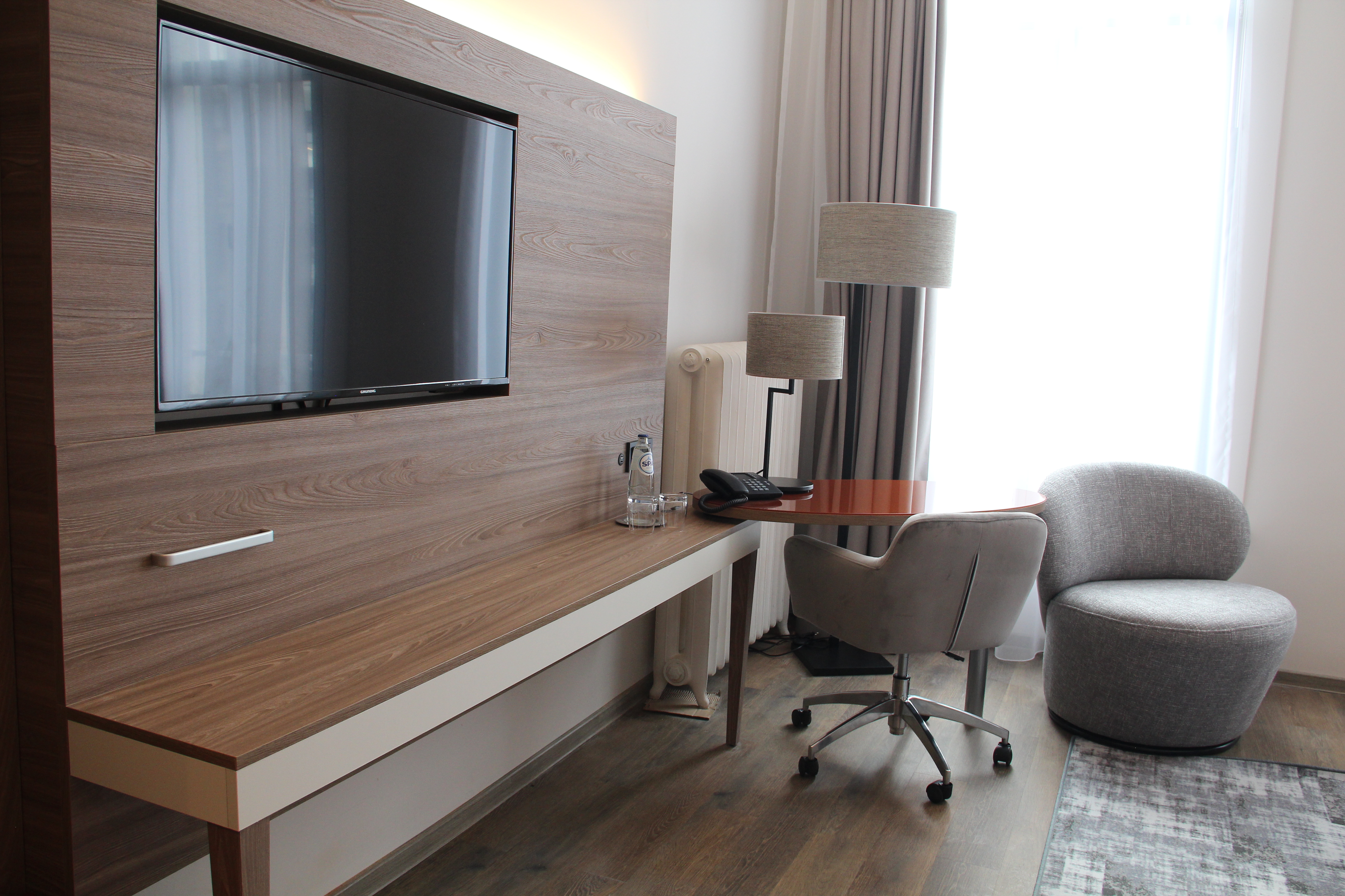 Double Deluxe One Bed