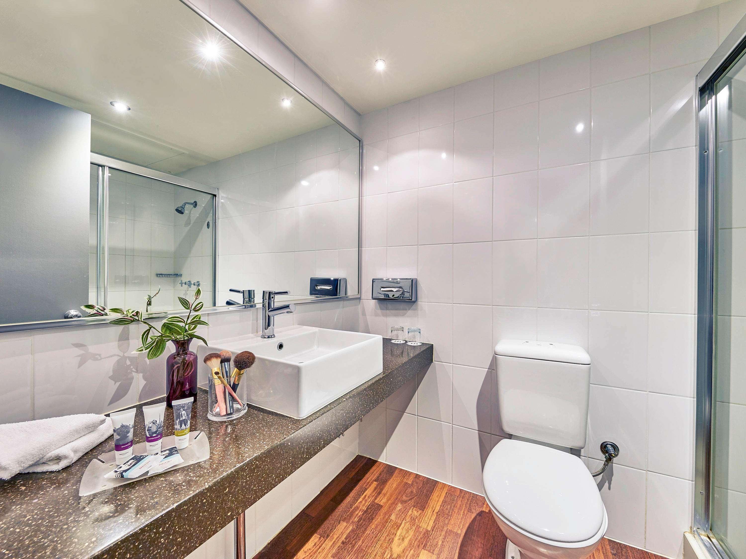 Double Classic Queen Bed