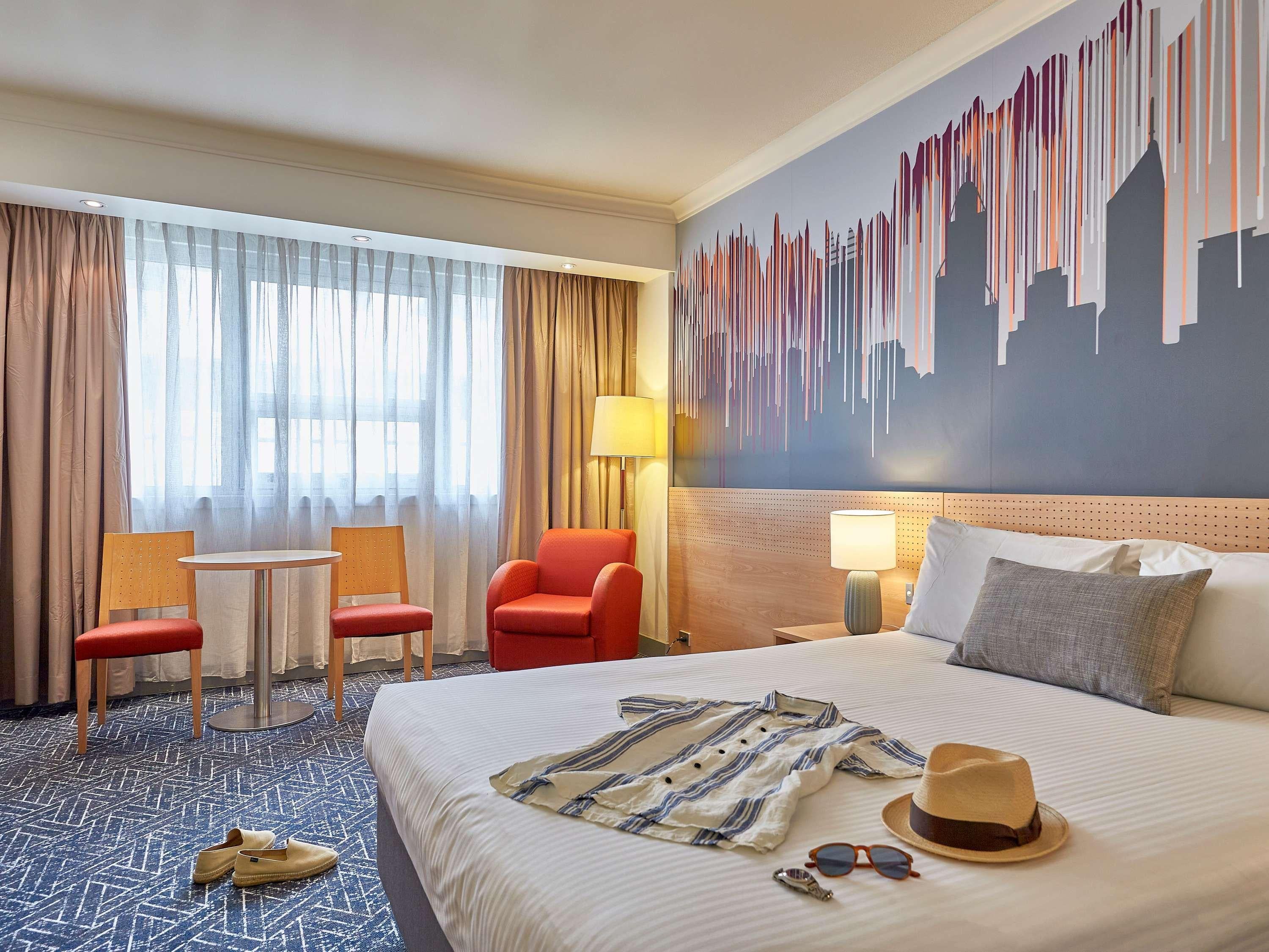 Double Classic Queen Bed