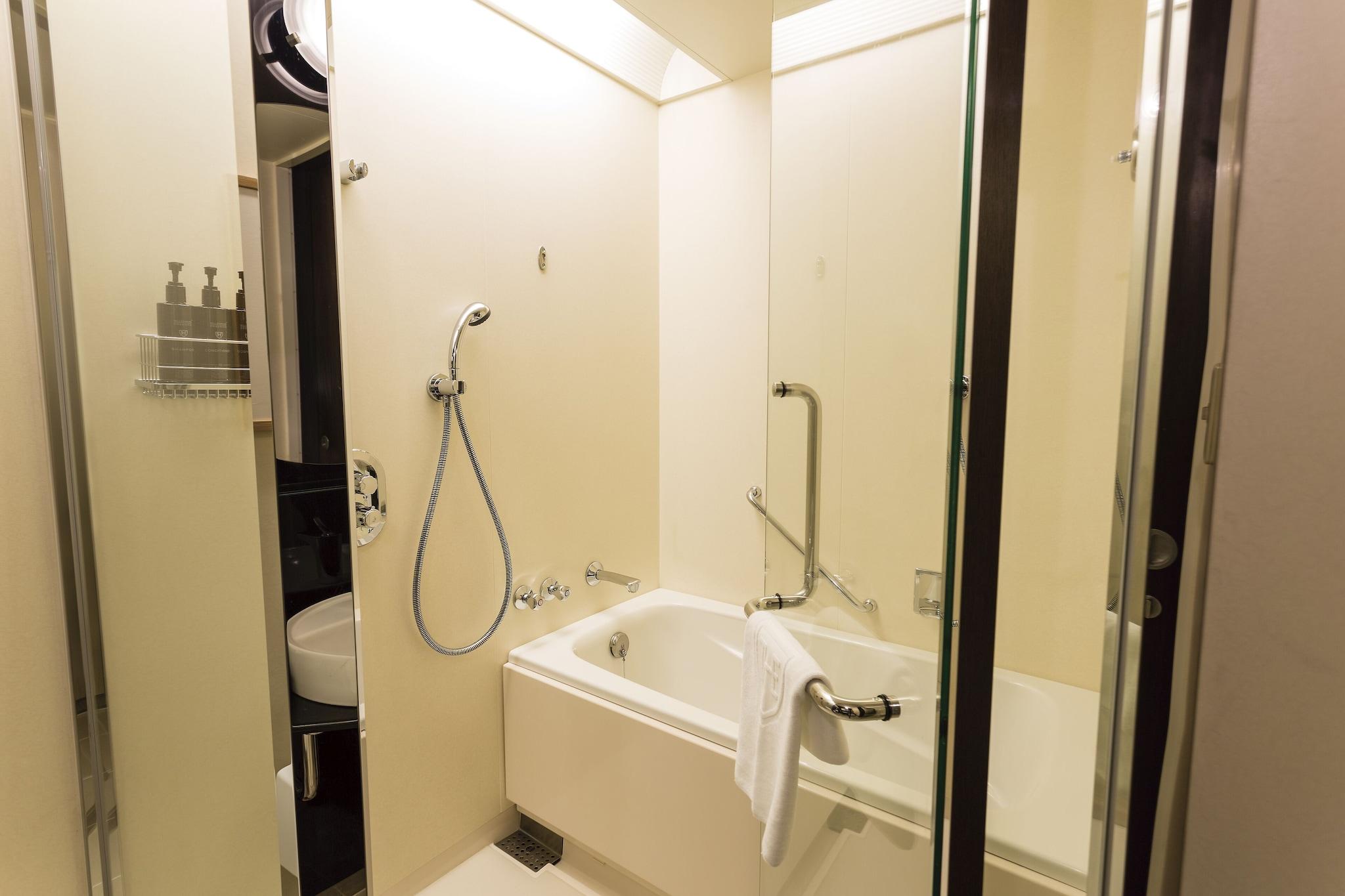 Double Queen Size Bed