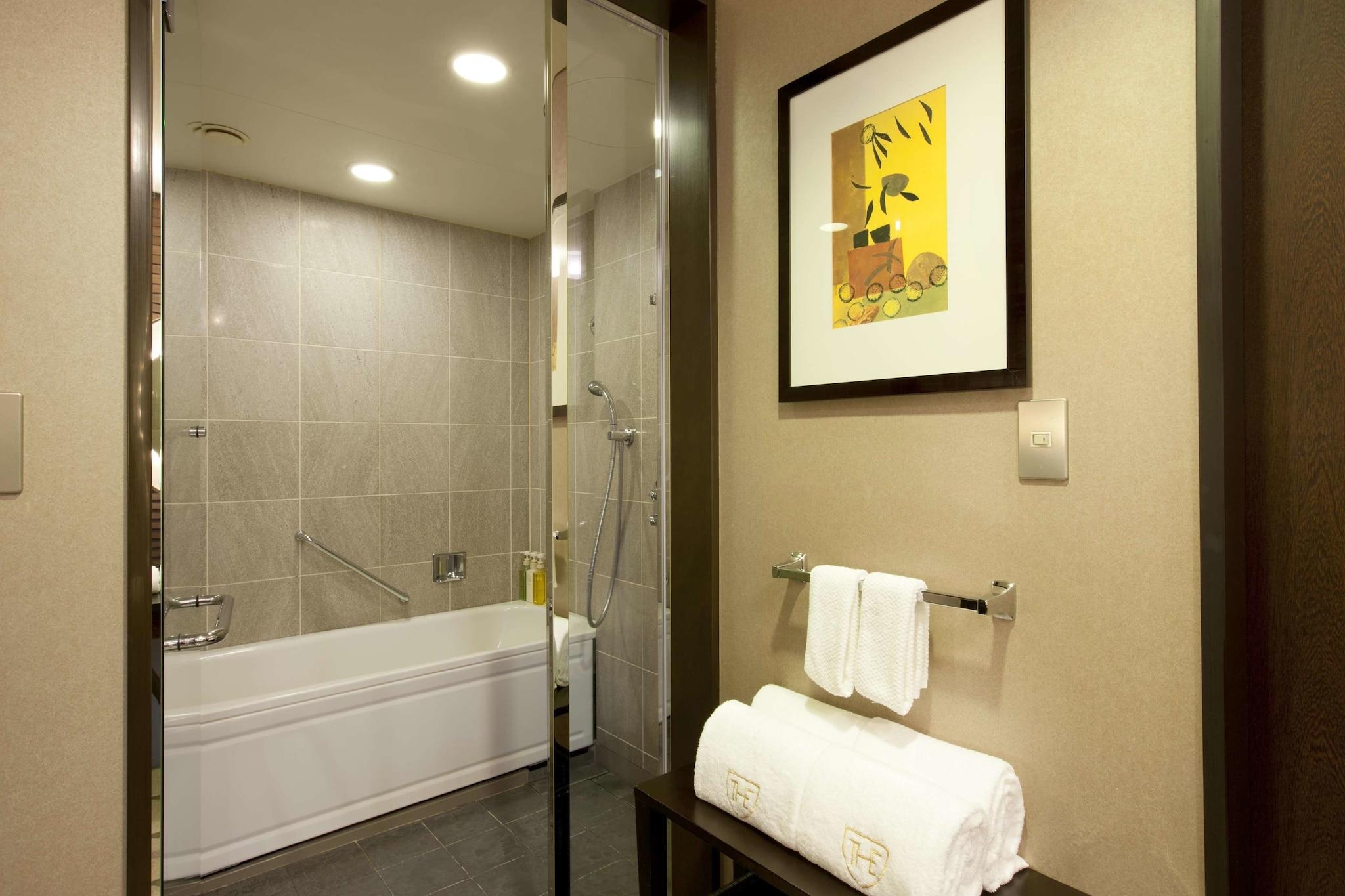 Junior Suite King Size Bed