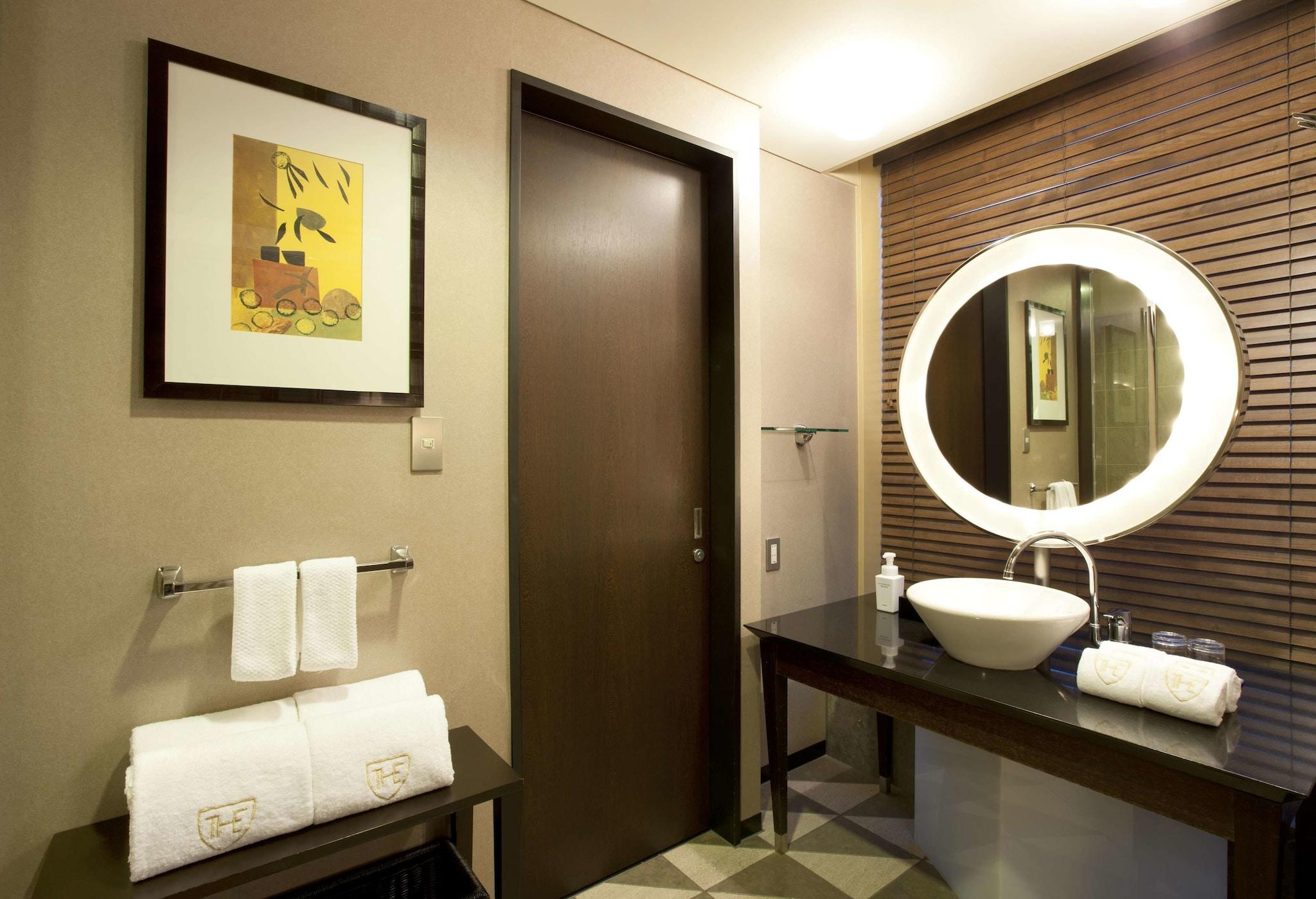 Junior Suite King Size Bed