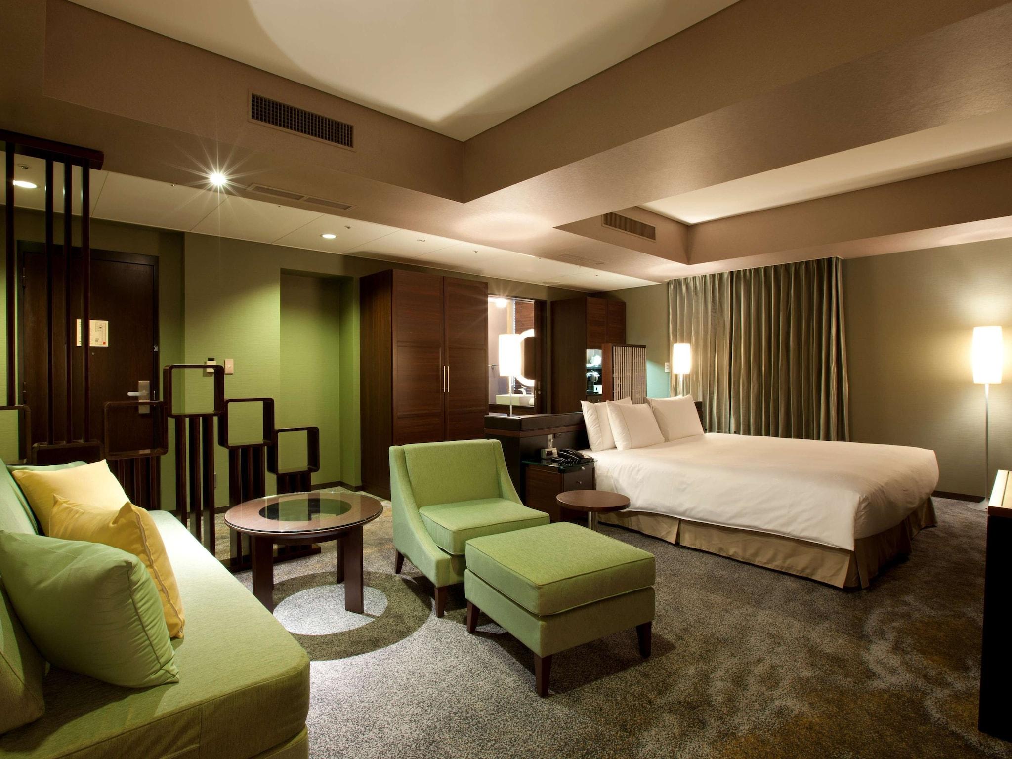 Junior Suite King Size Bed