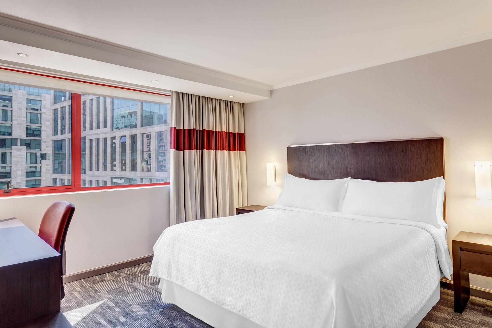 Suite Deluxe King Bed