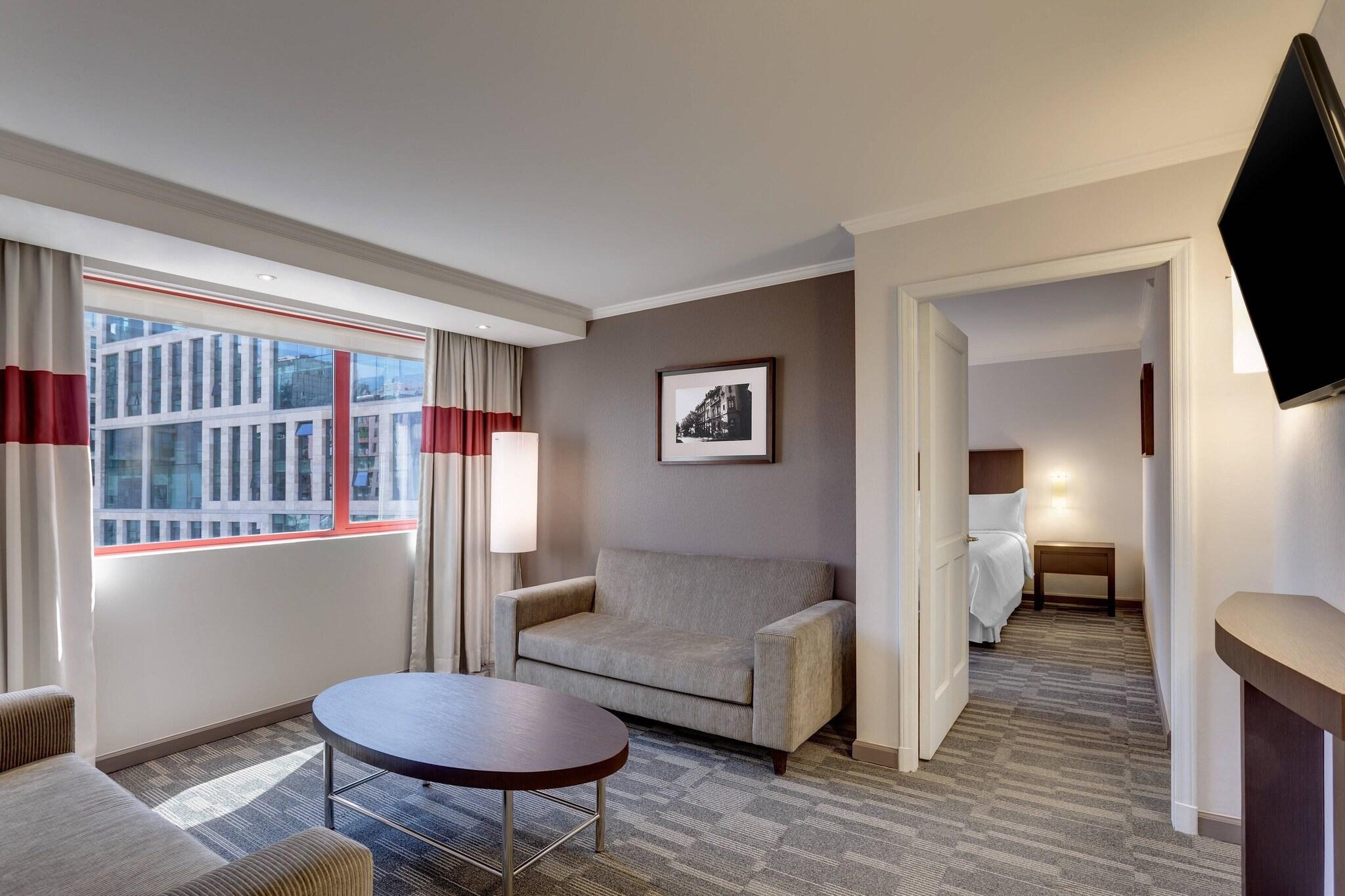 Suite Deluxe King Bed