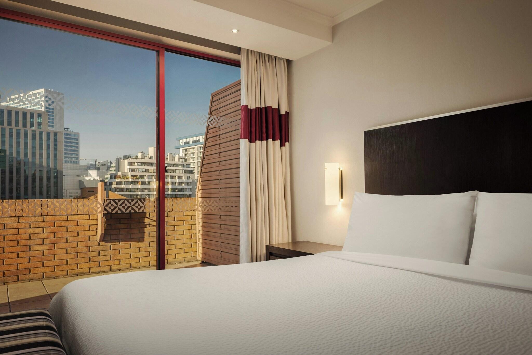 Suite Deluxe King Bed