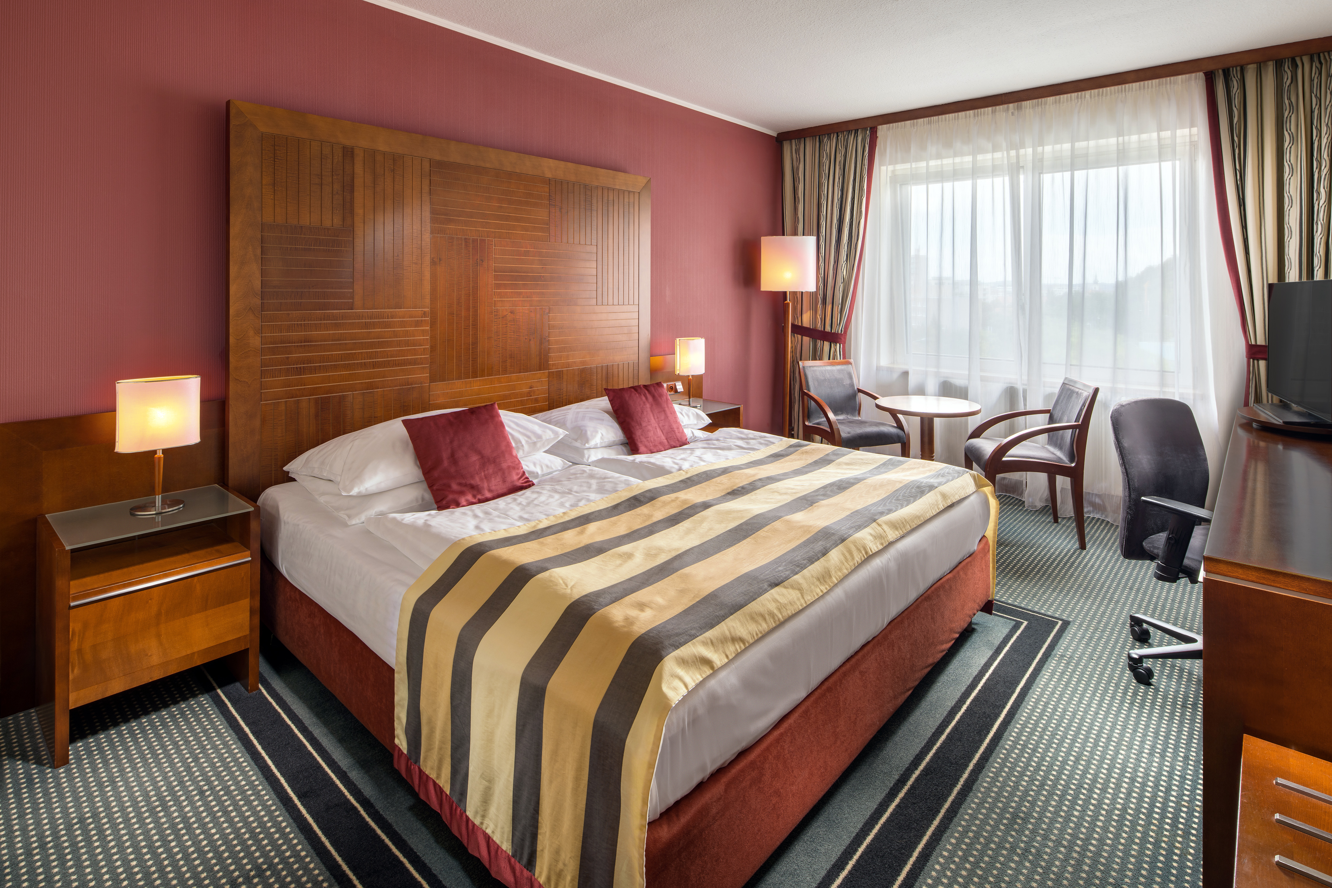 Double Single Executive