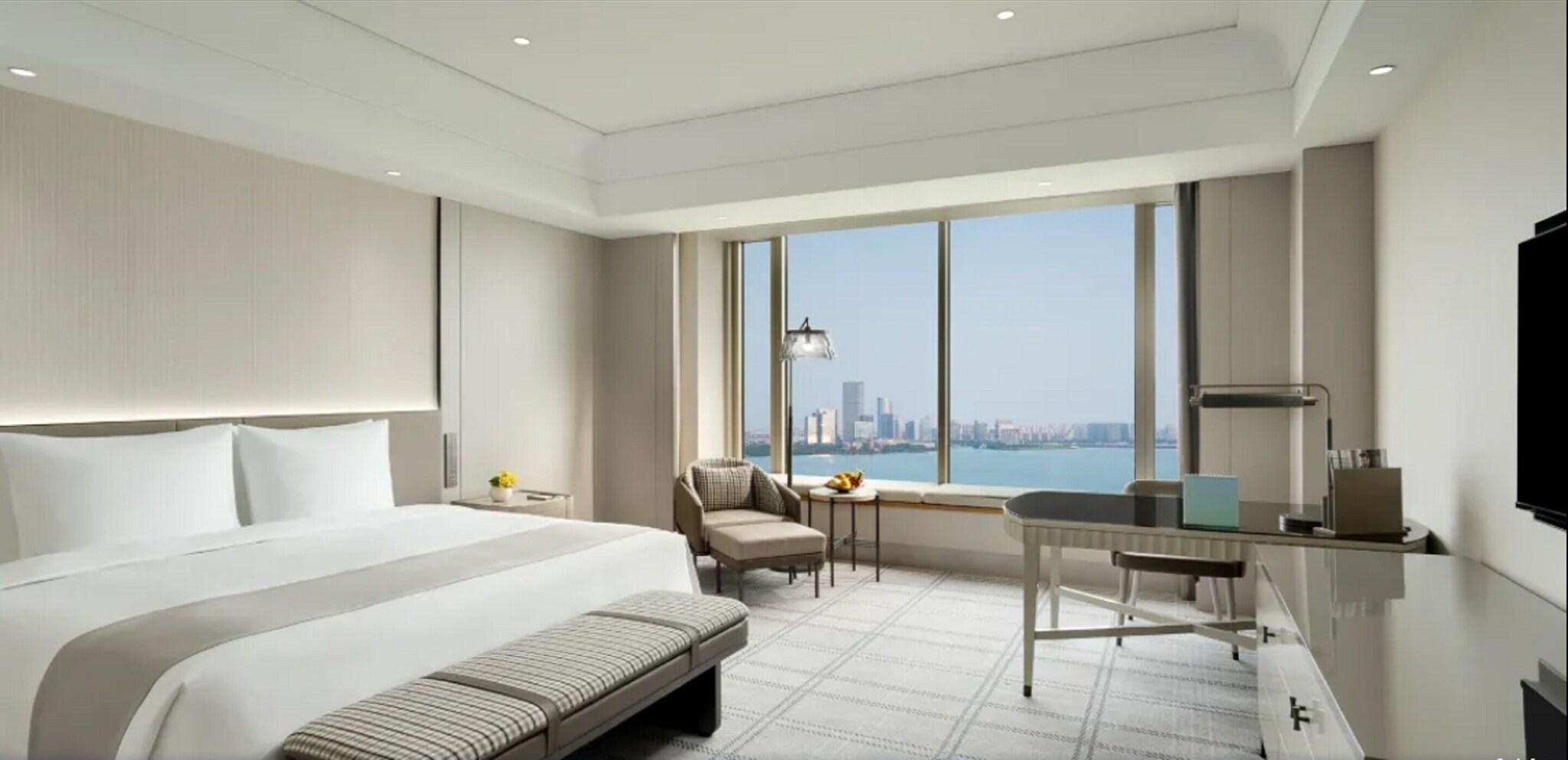 Double Deluxe Executive