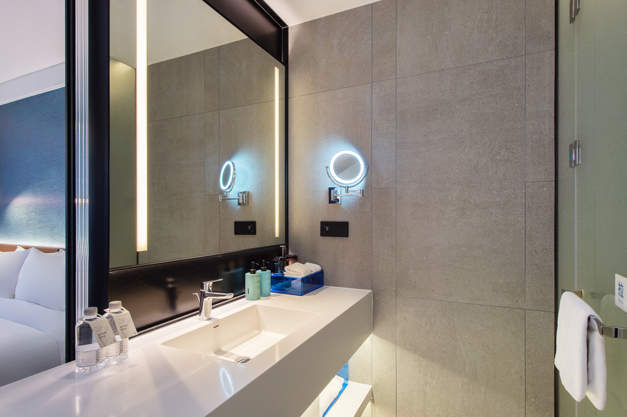 Double Superior King Bed