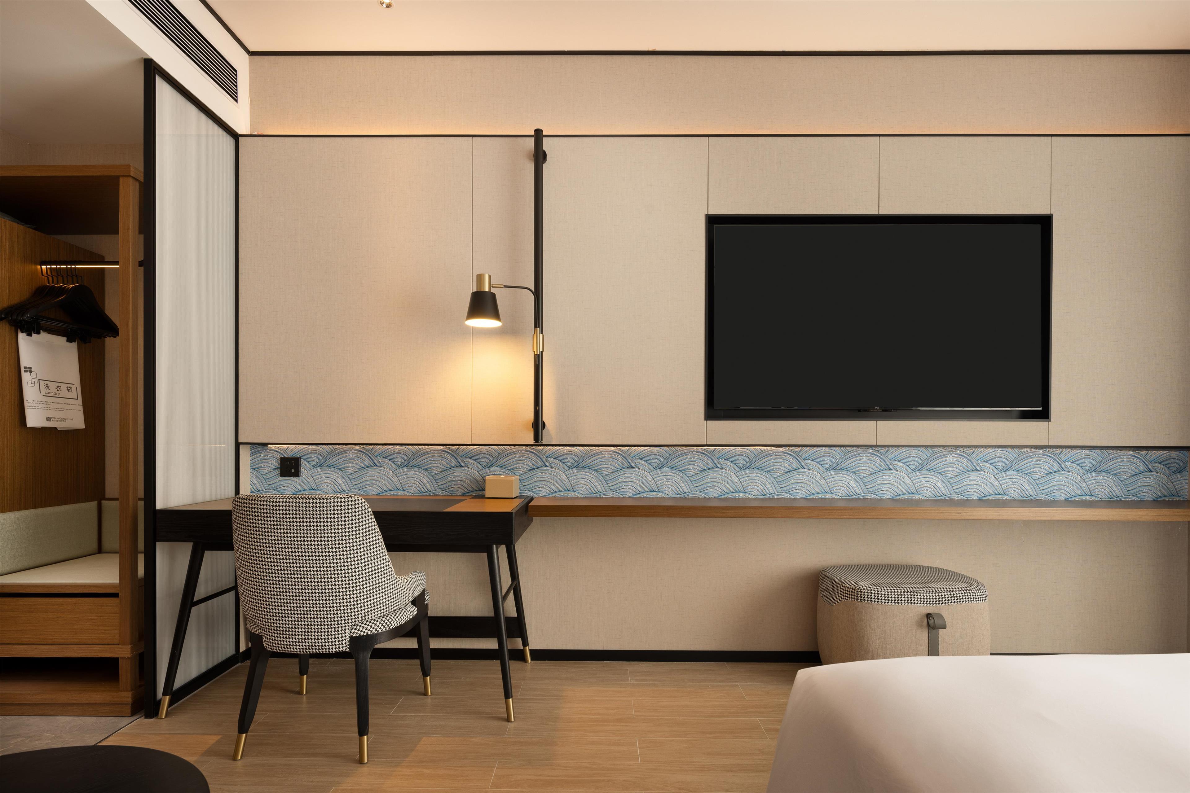 Double Superior King Bed