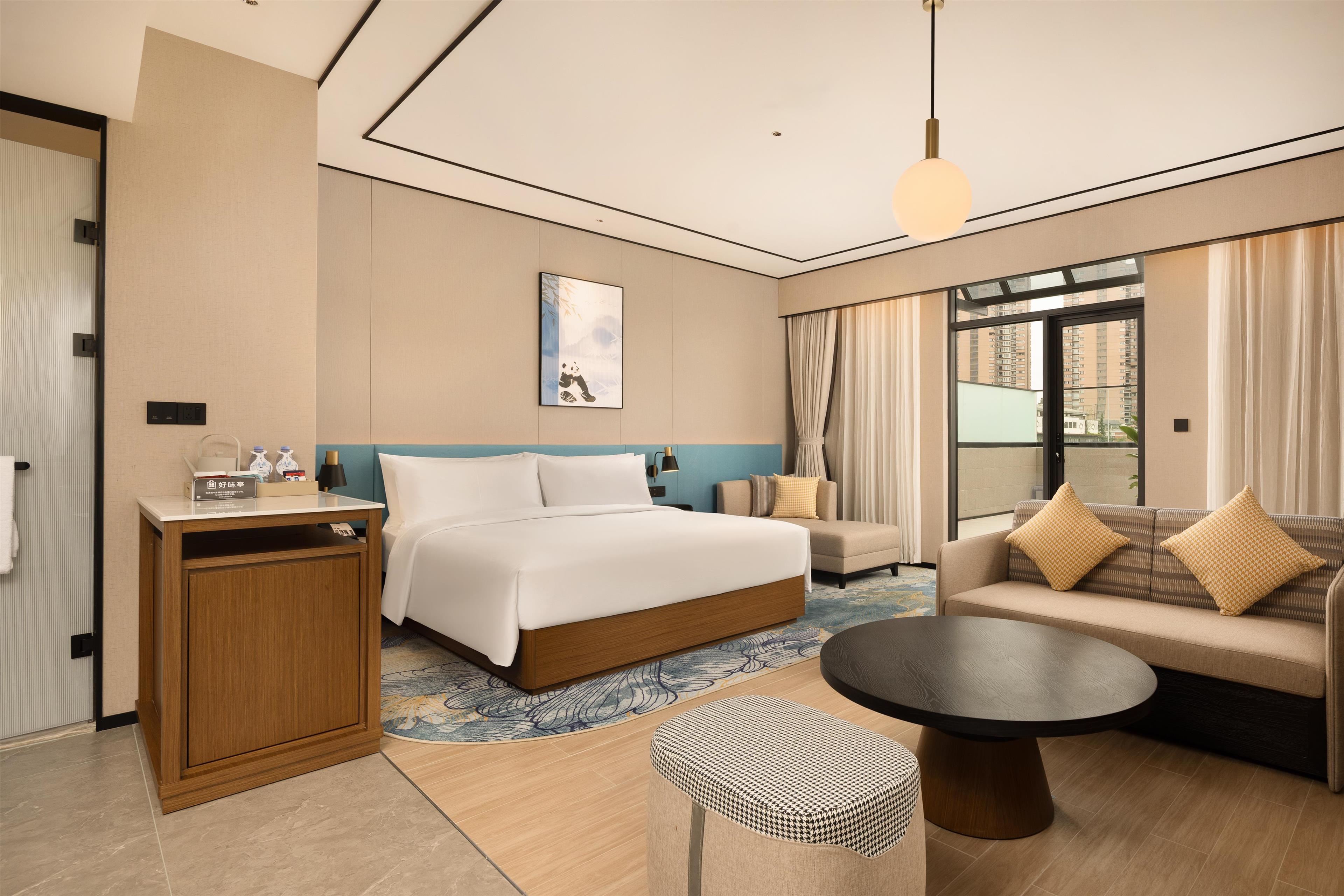 Suite Deluxe King Bed