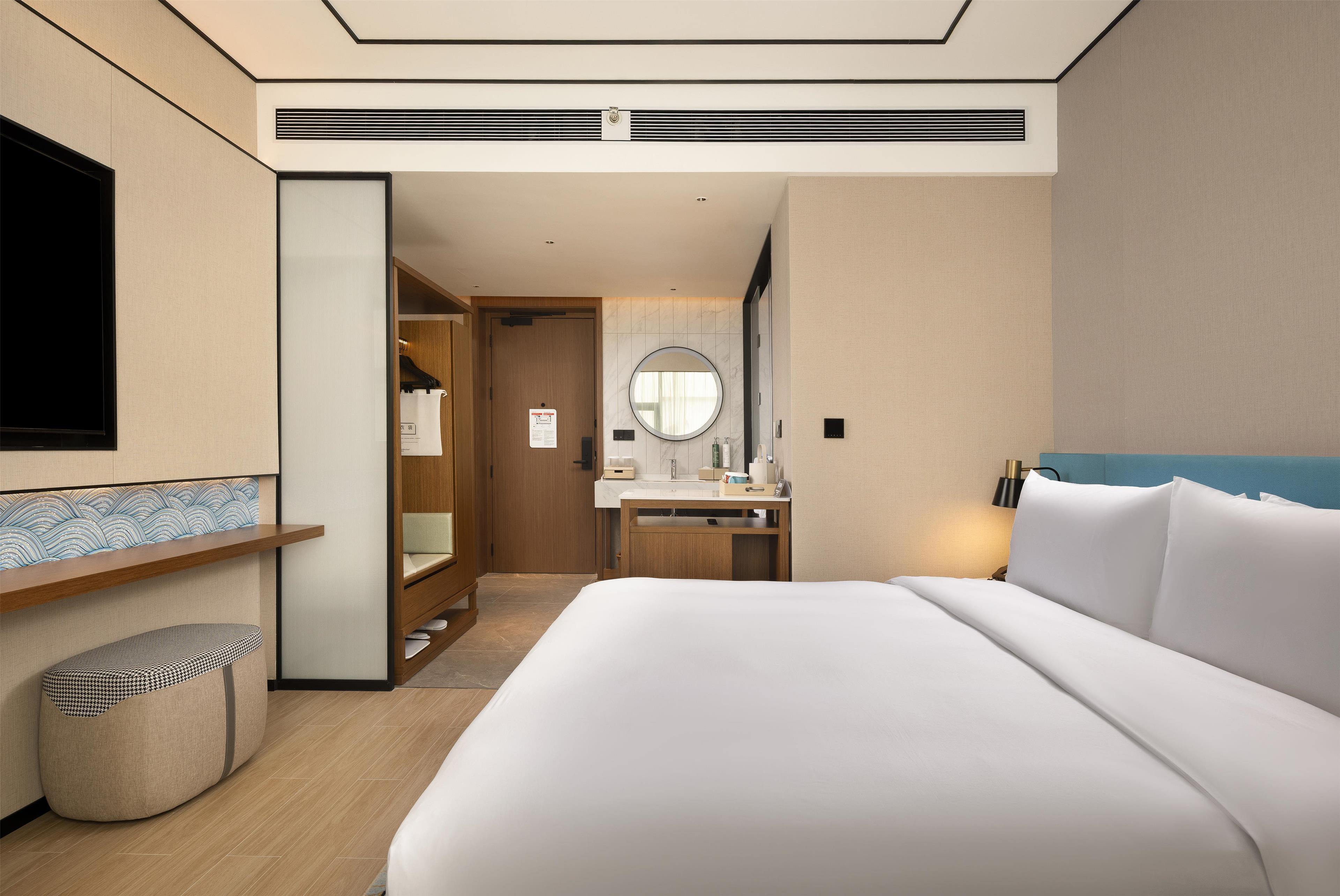 Double Guest Room King Bed