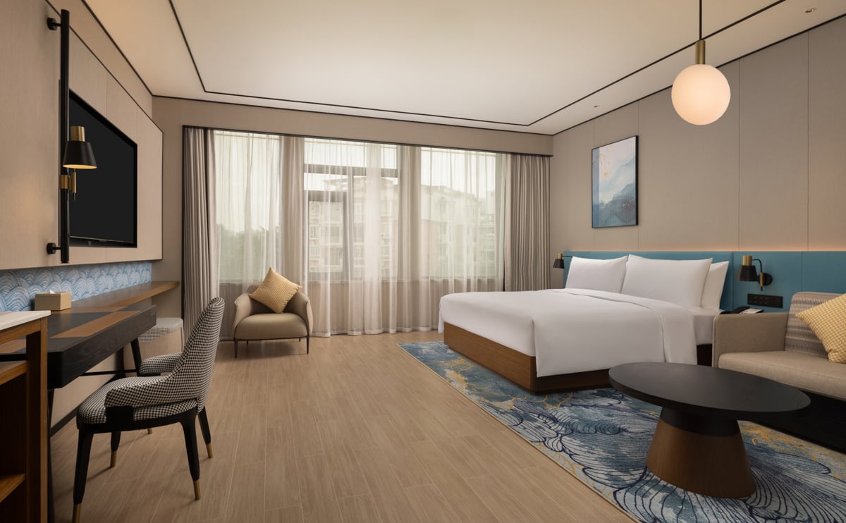 Double Deluxe King Bed