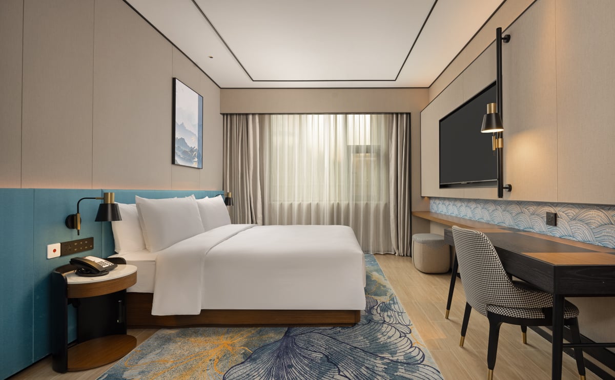 Double Accessible King Size Bed