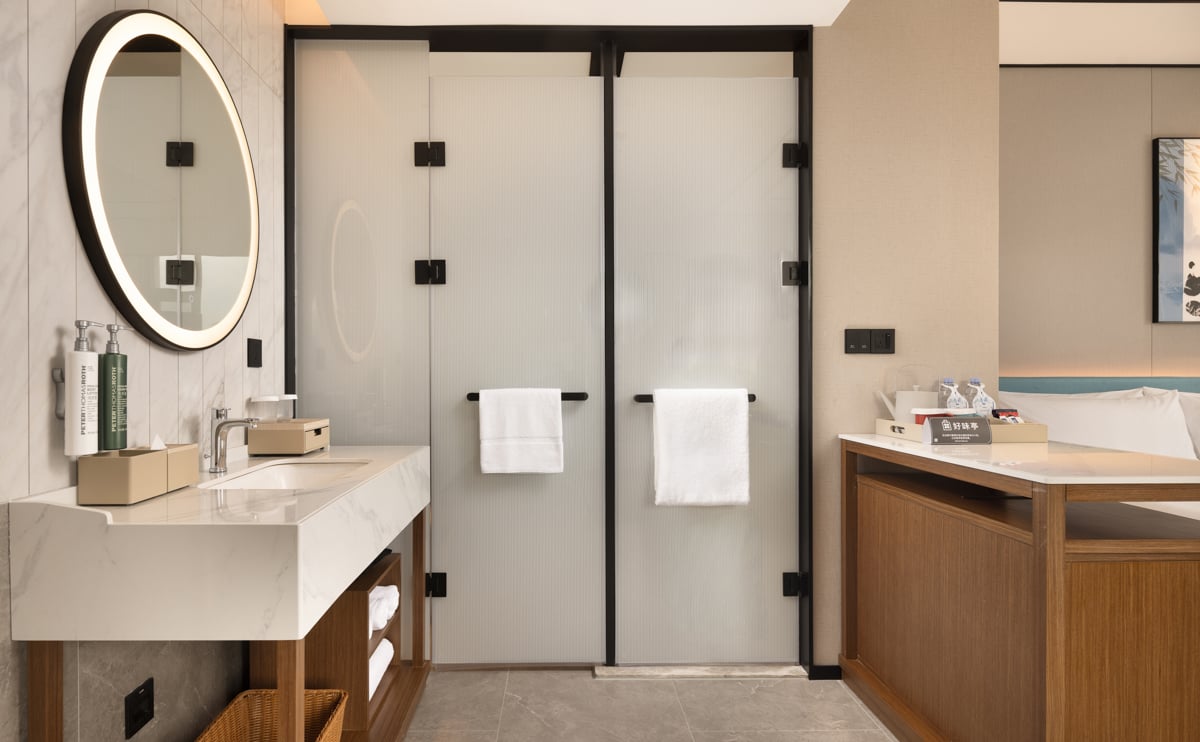 Suite Deluxe King Bed