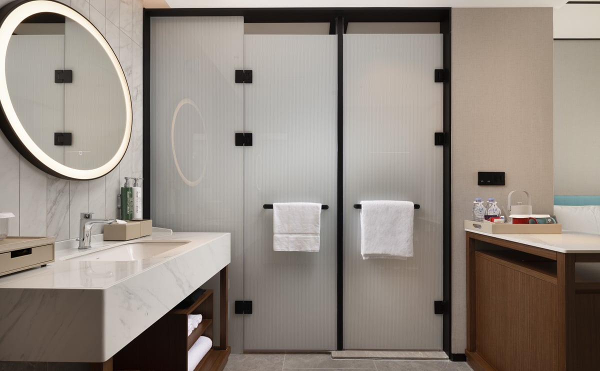 Double Guest Room King Bed