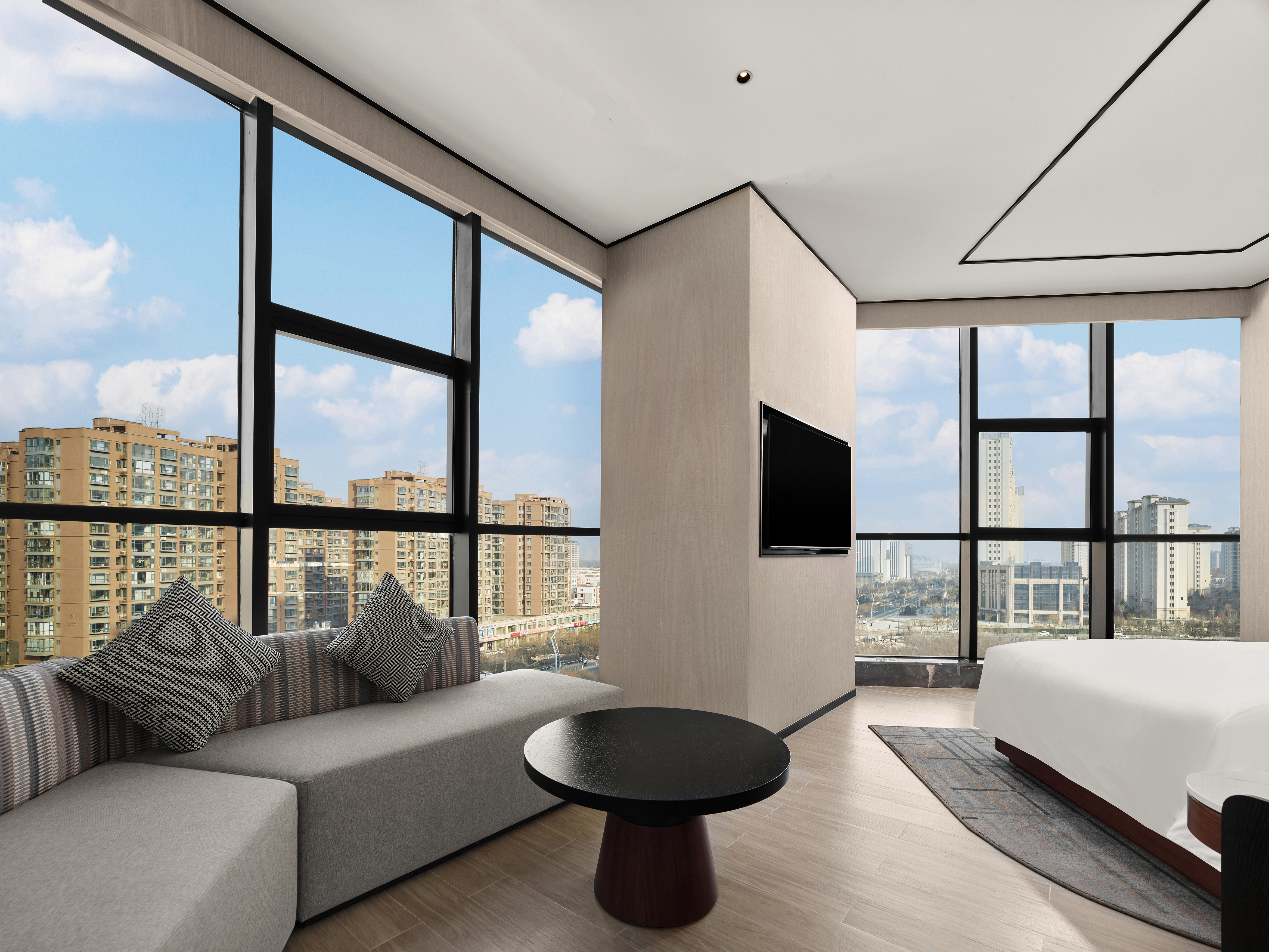 Suite Deluxe King Bed