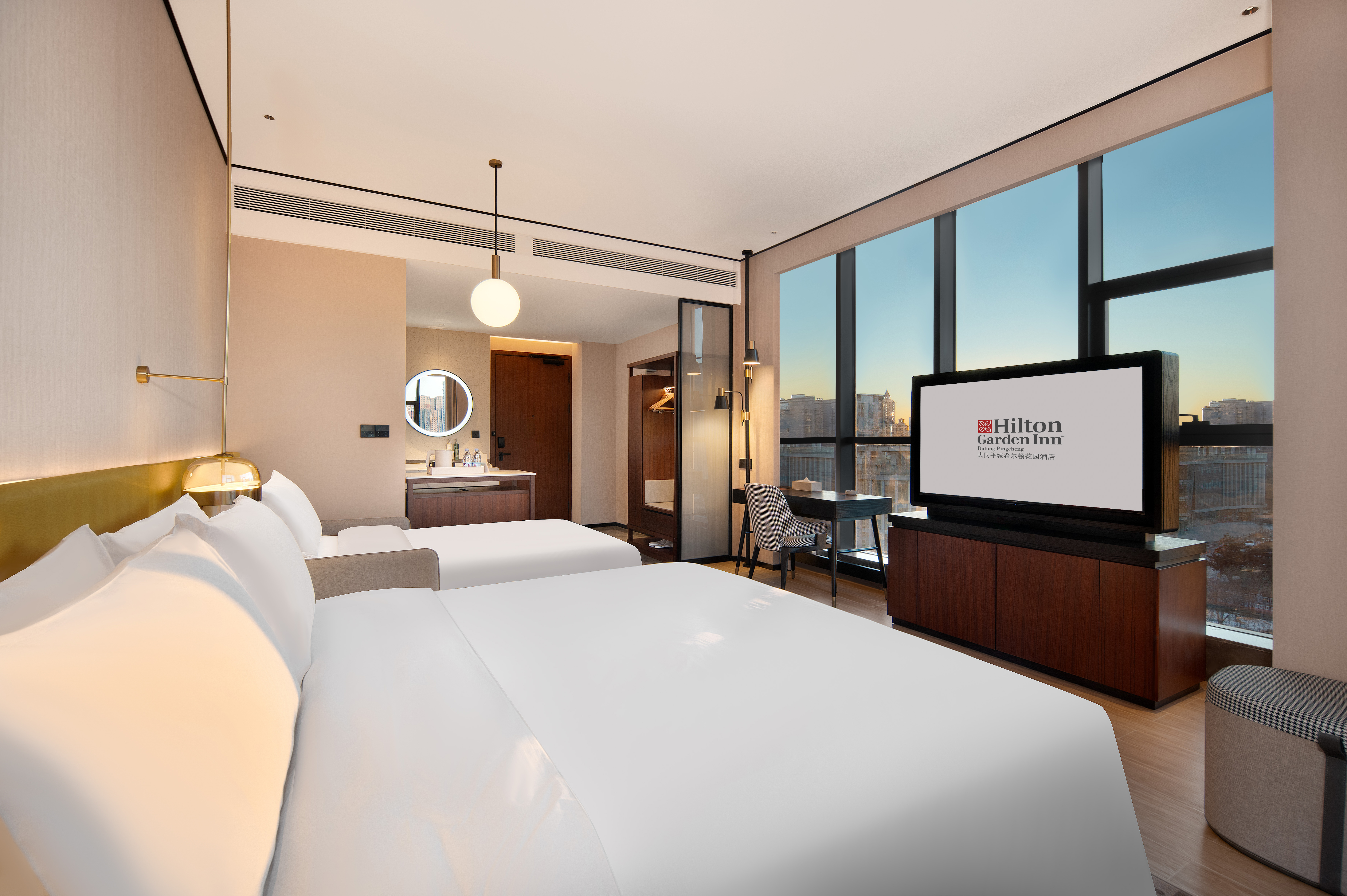 Double Deluxe King Bed