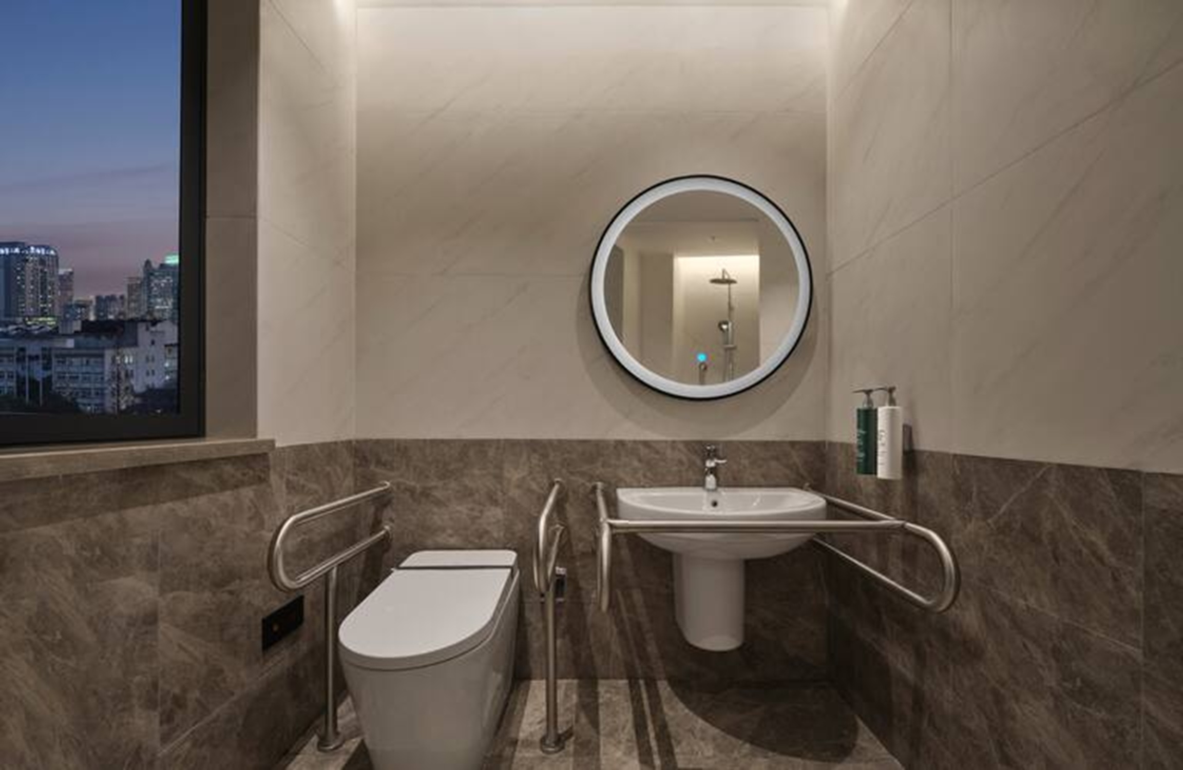 Double Accessible King Size Bed