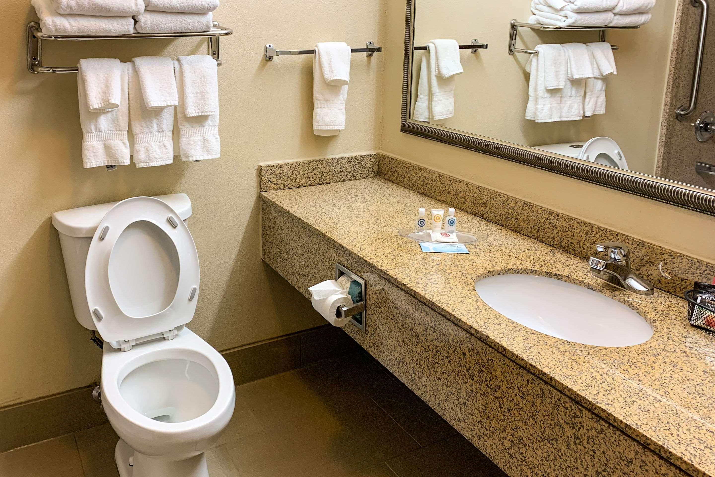 Suite Two Queen Beds Non Smoking