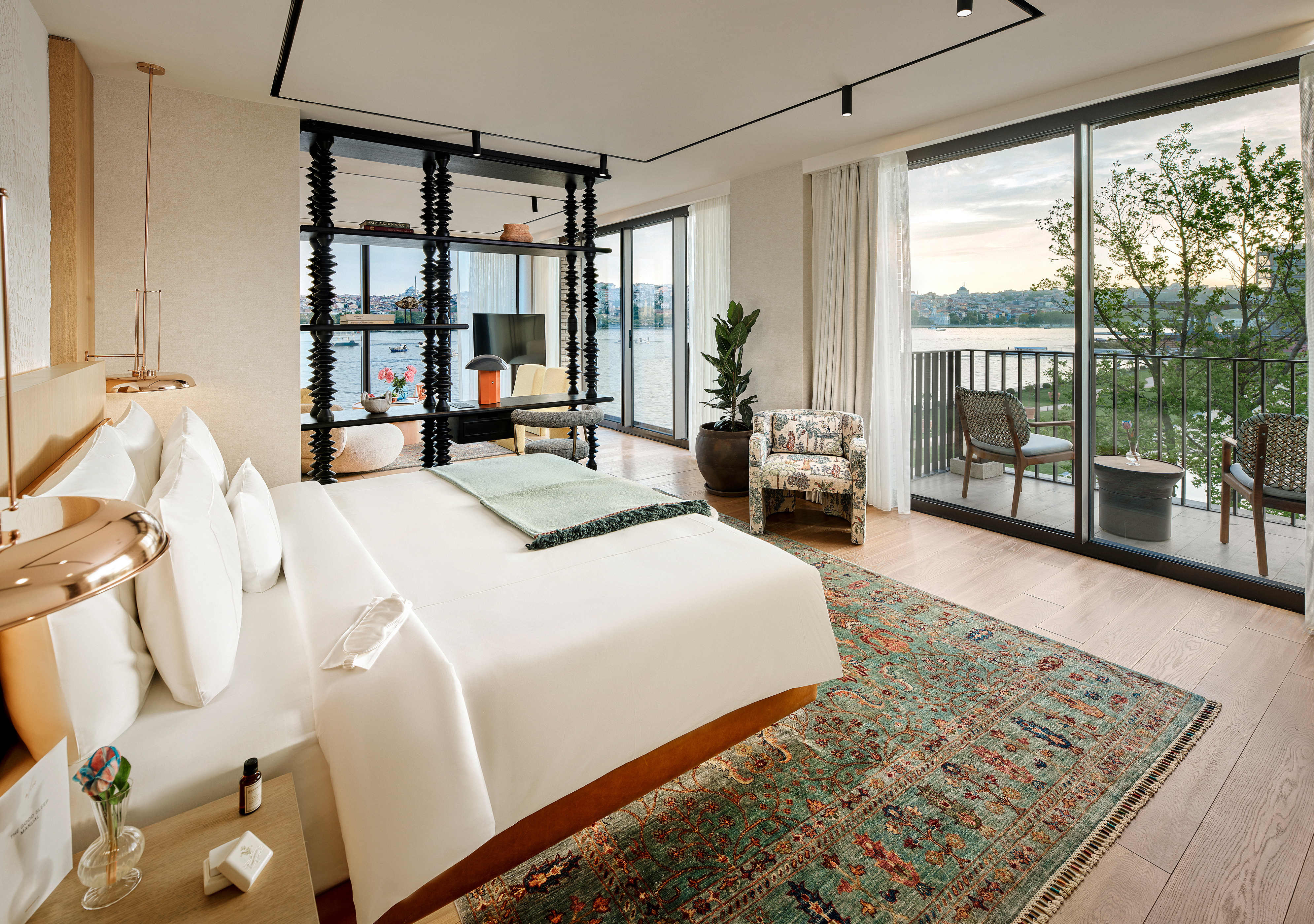 Suite Sea View King Bed