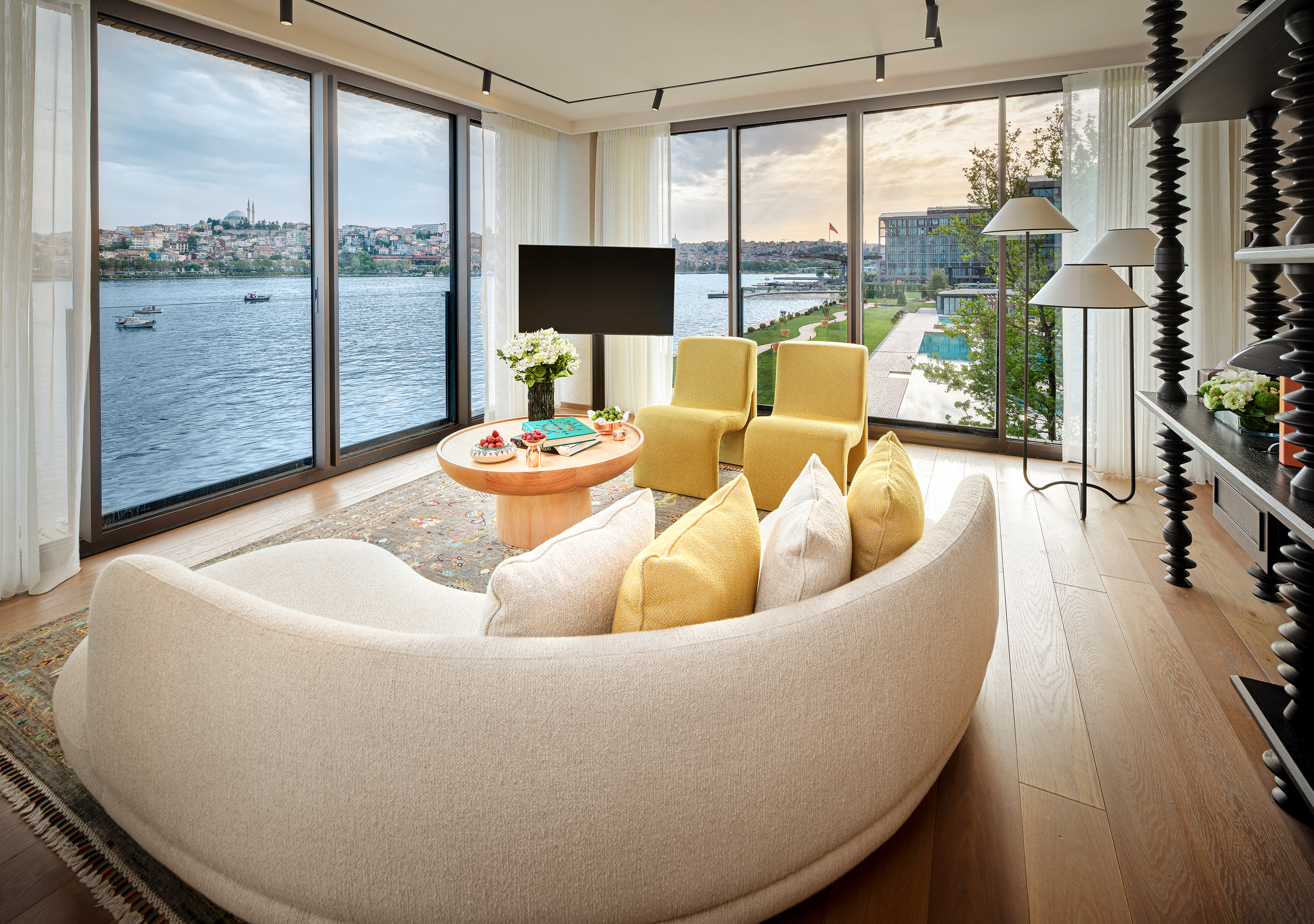 Suite Sea View King Bed