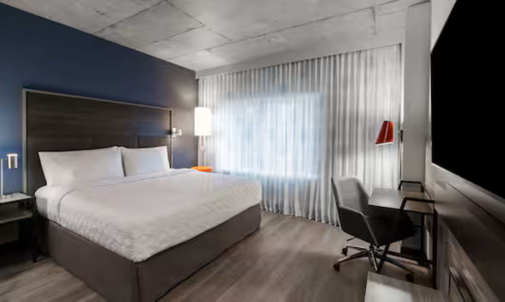 Double Accessible King Size Bed