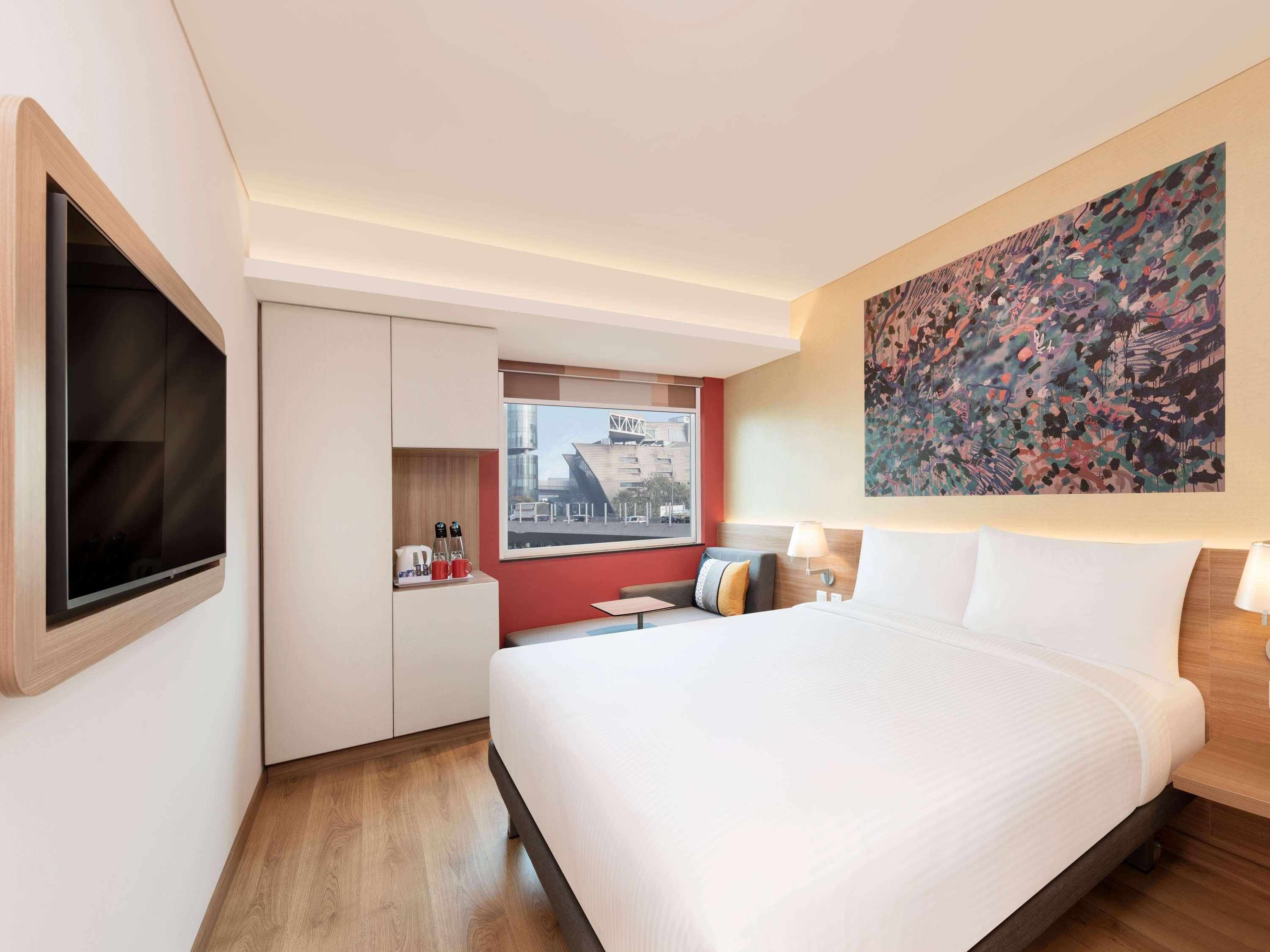 Double Queen Size Bed