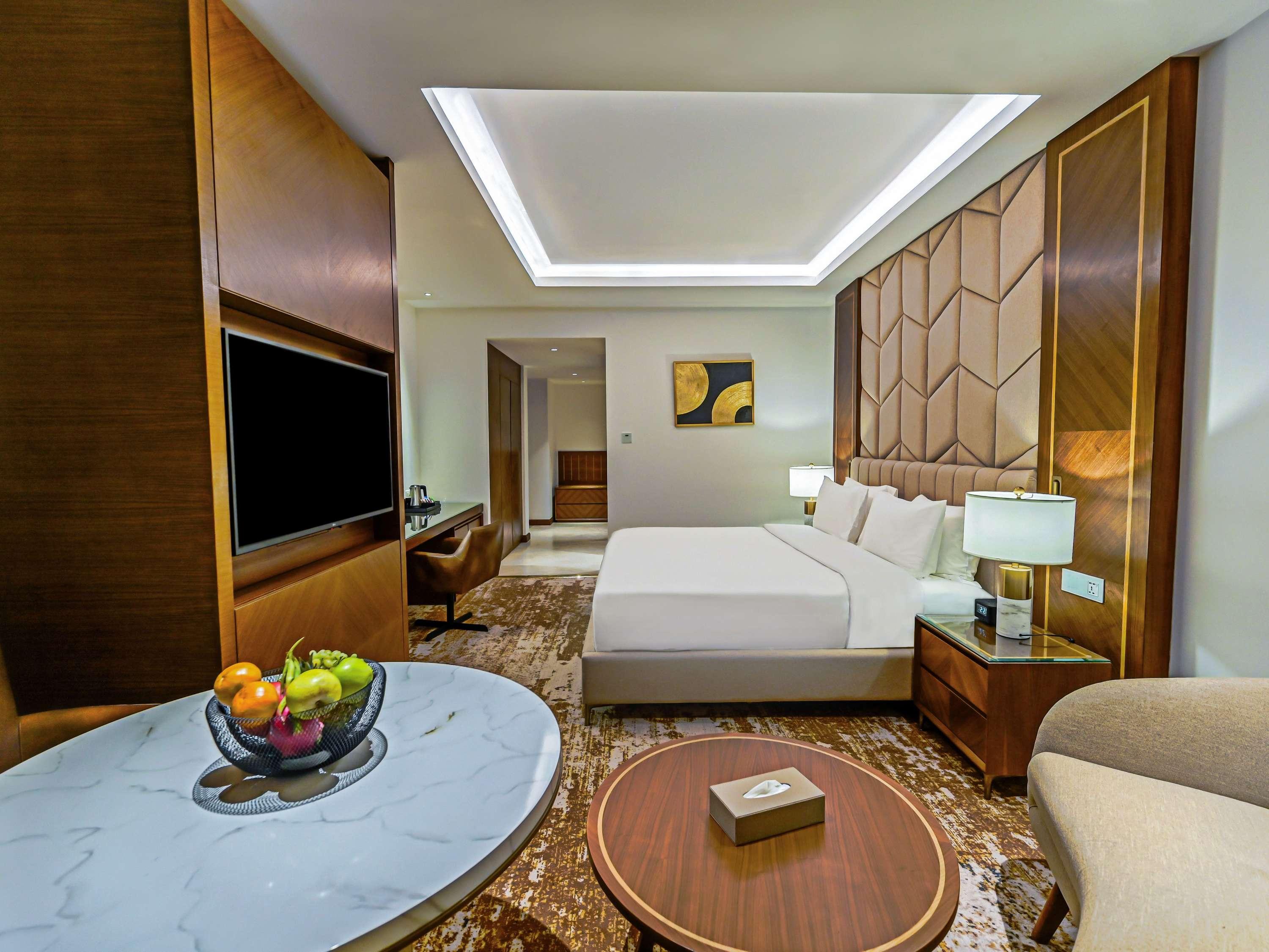 Double Deluxe King Bed