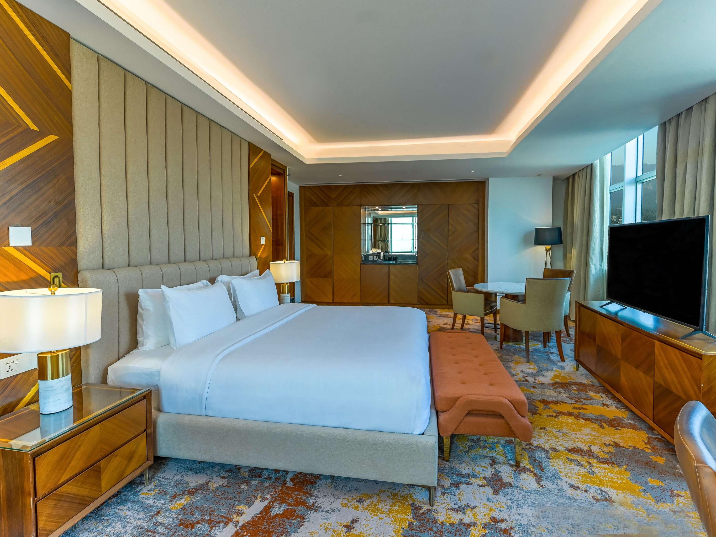 Junior Suite King Size Bed