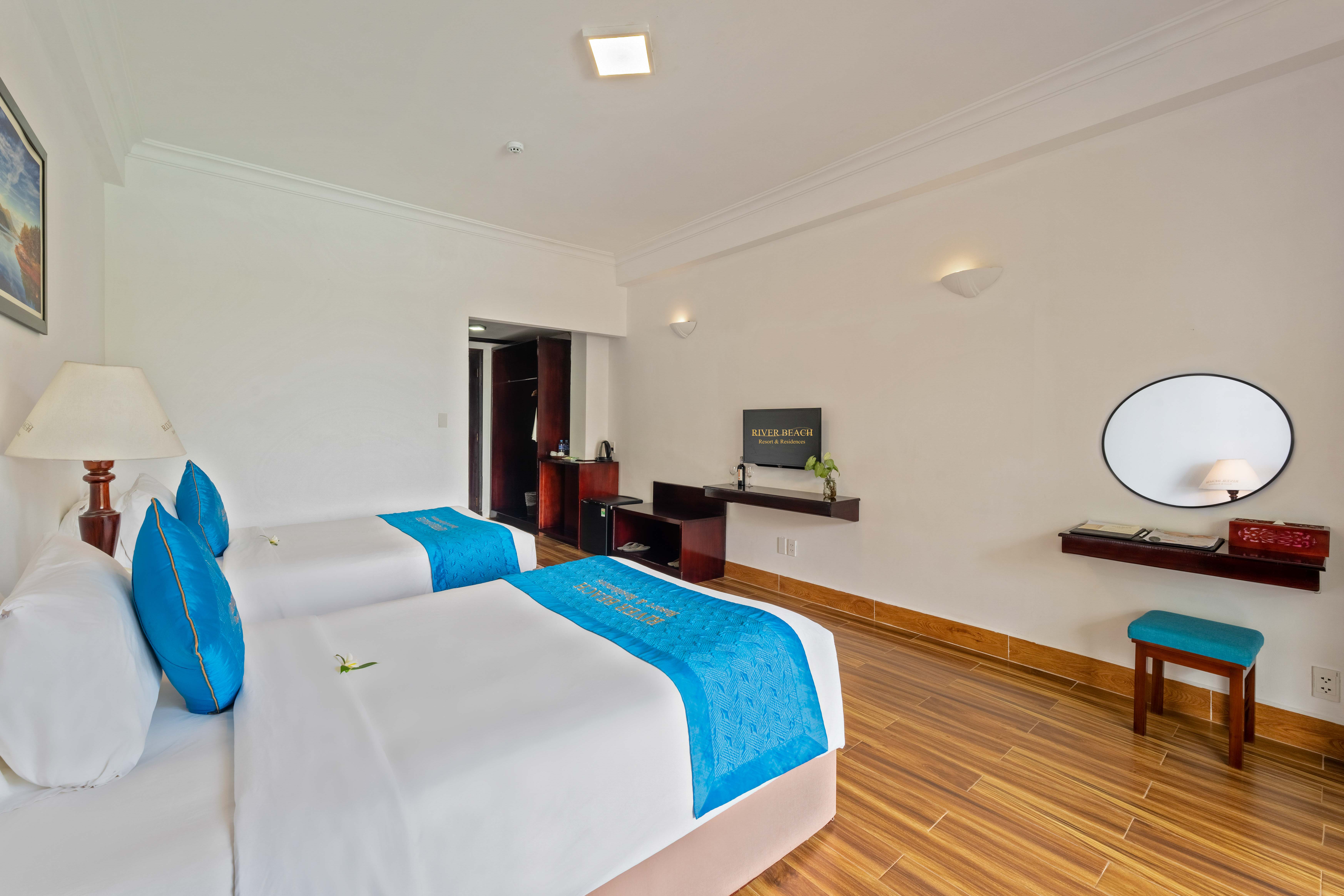 Twin Deluxe Two Beds