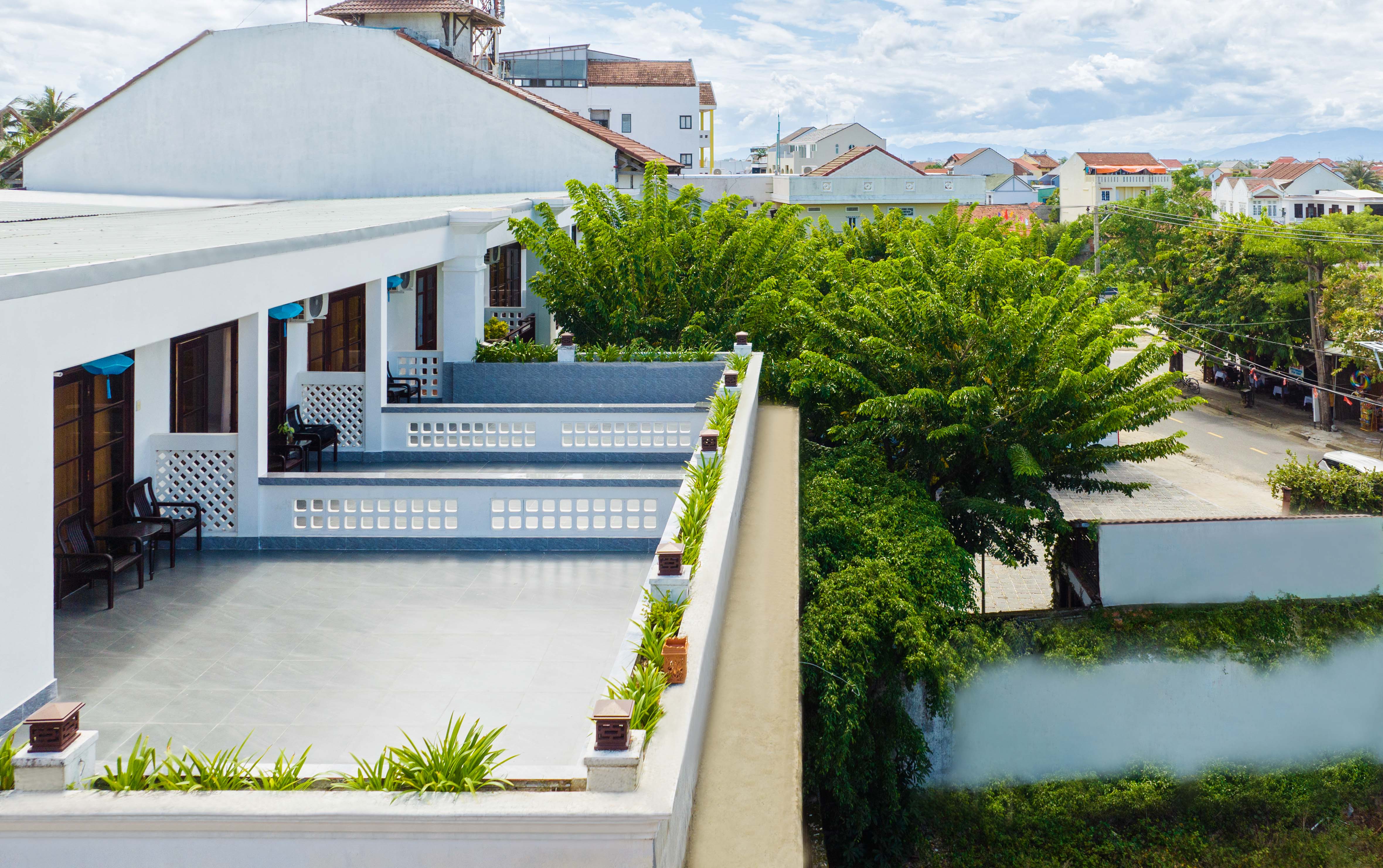 Twin Deluxe Two Beds