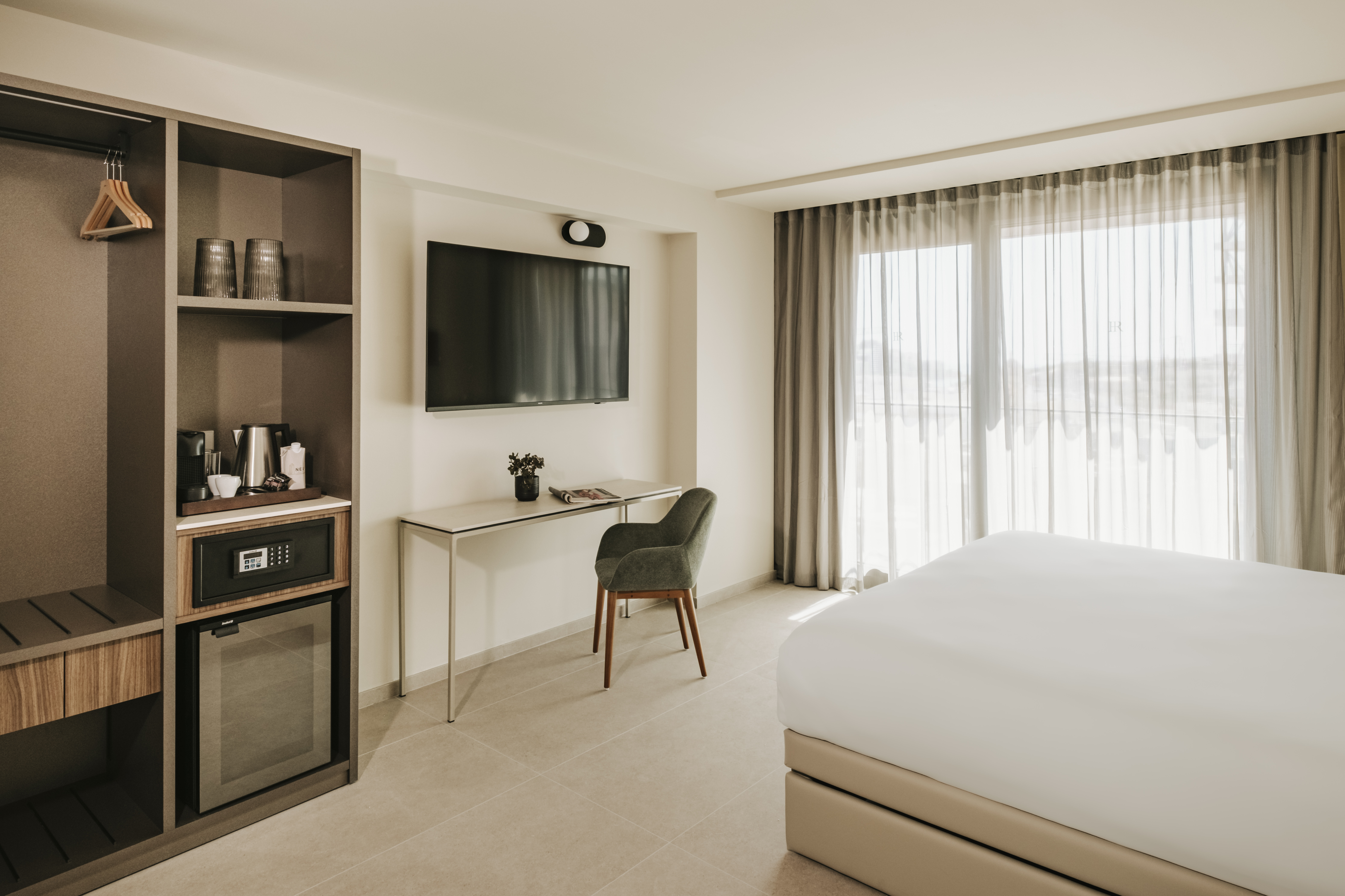 Double or Twin Standard