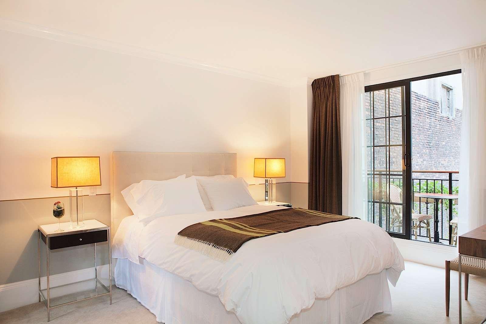 Suite Queen Size Bed