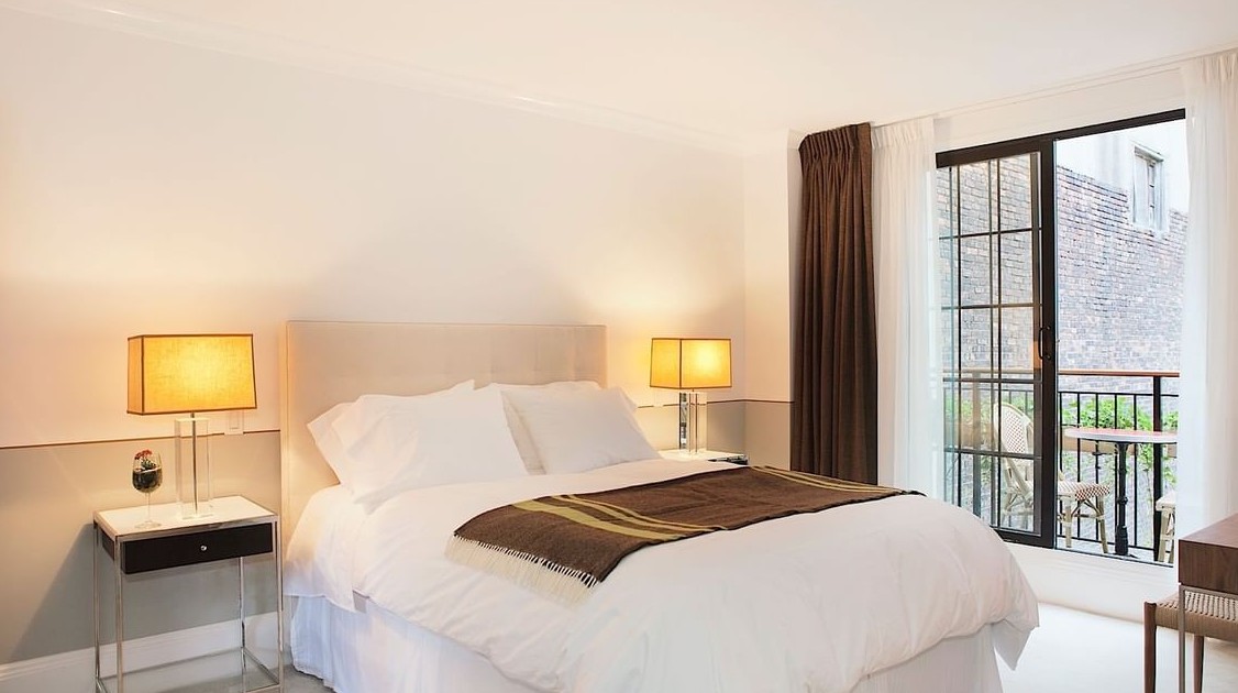 Suite Queen Size Bed