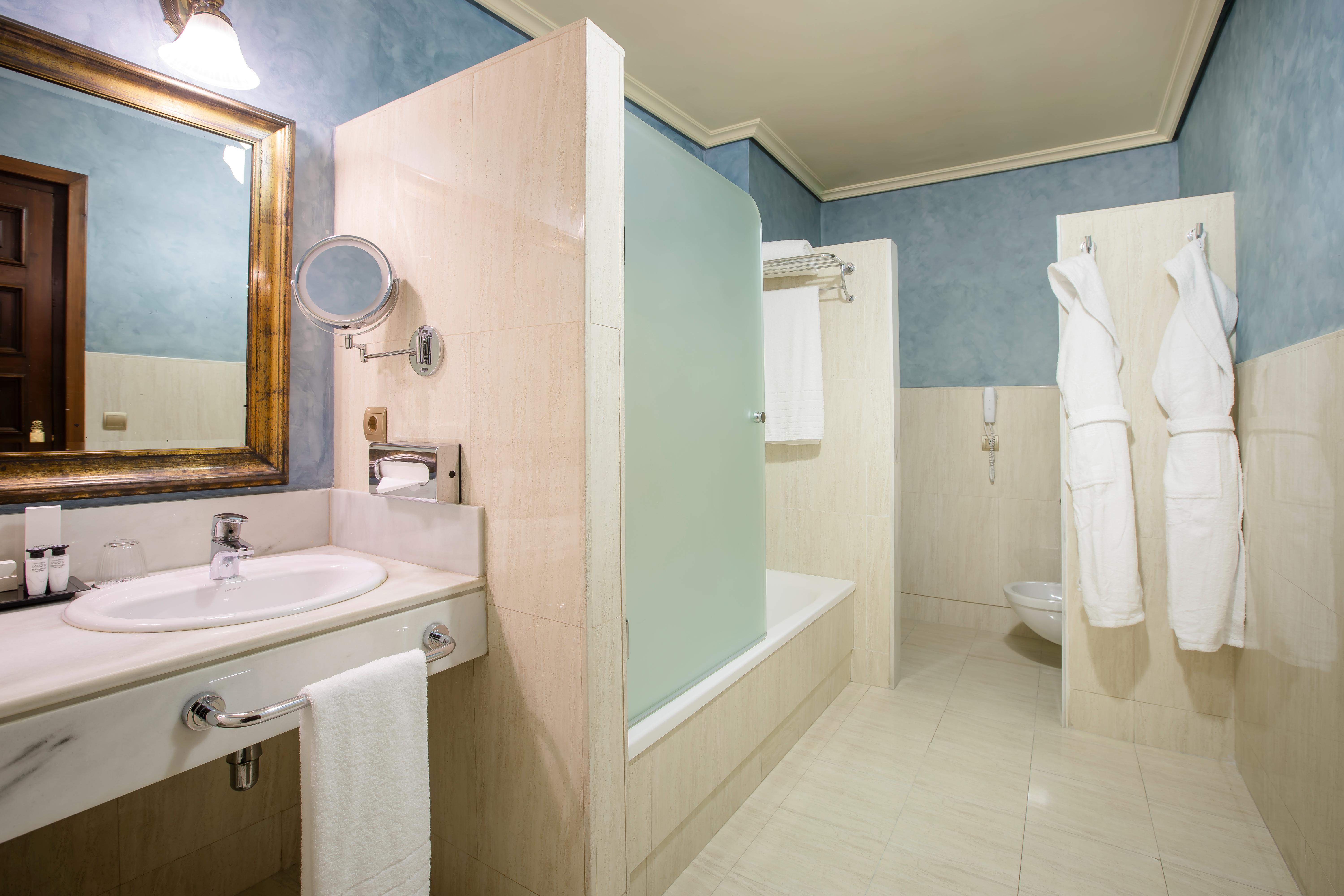 Double or Twin Standard