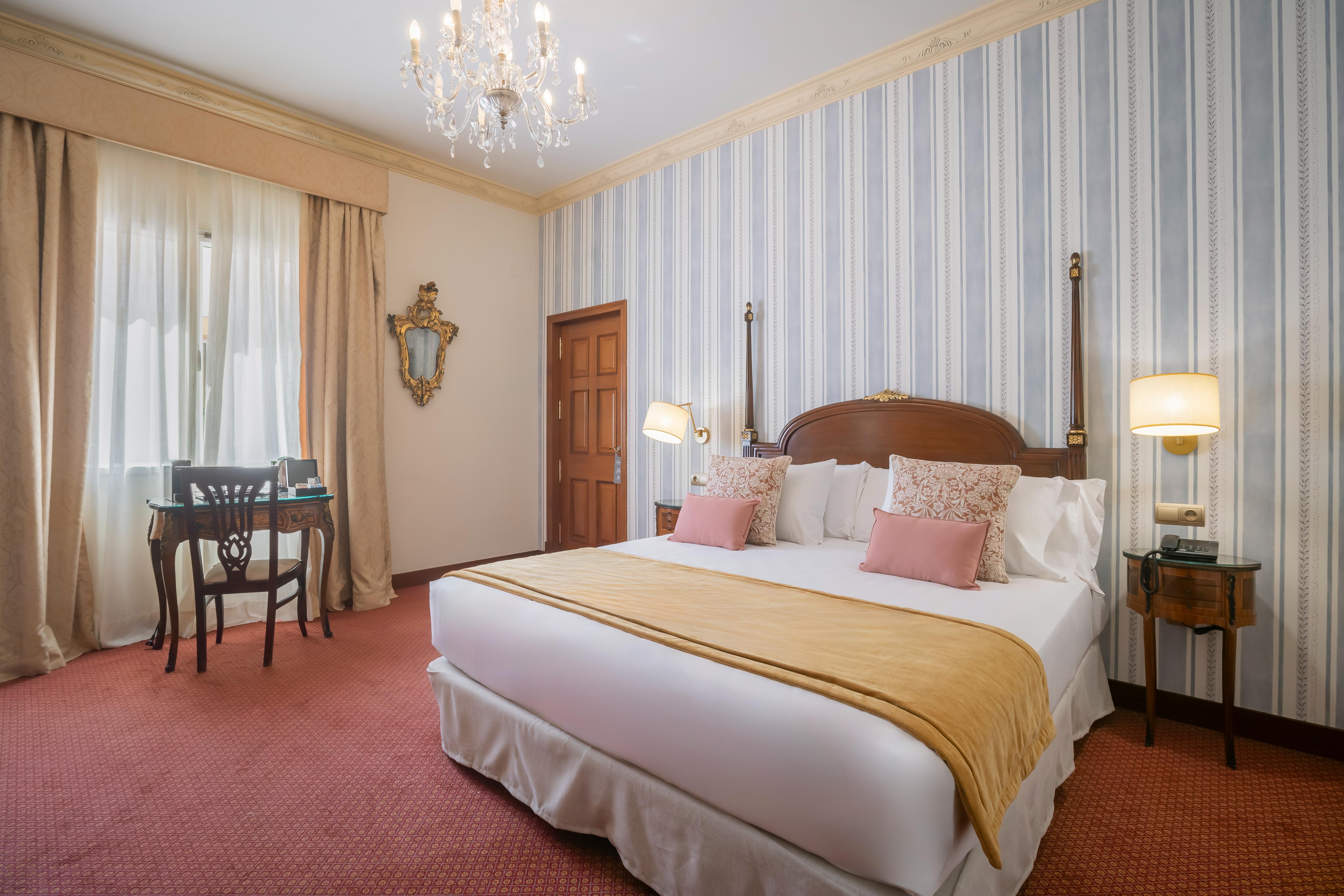 Double or Twin Standard