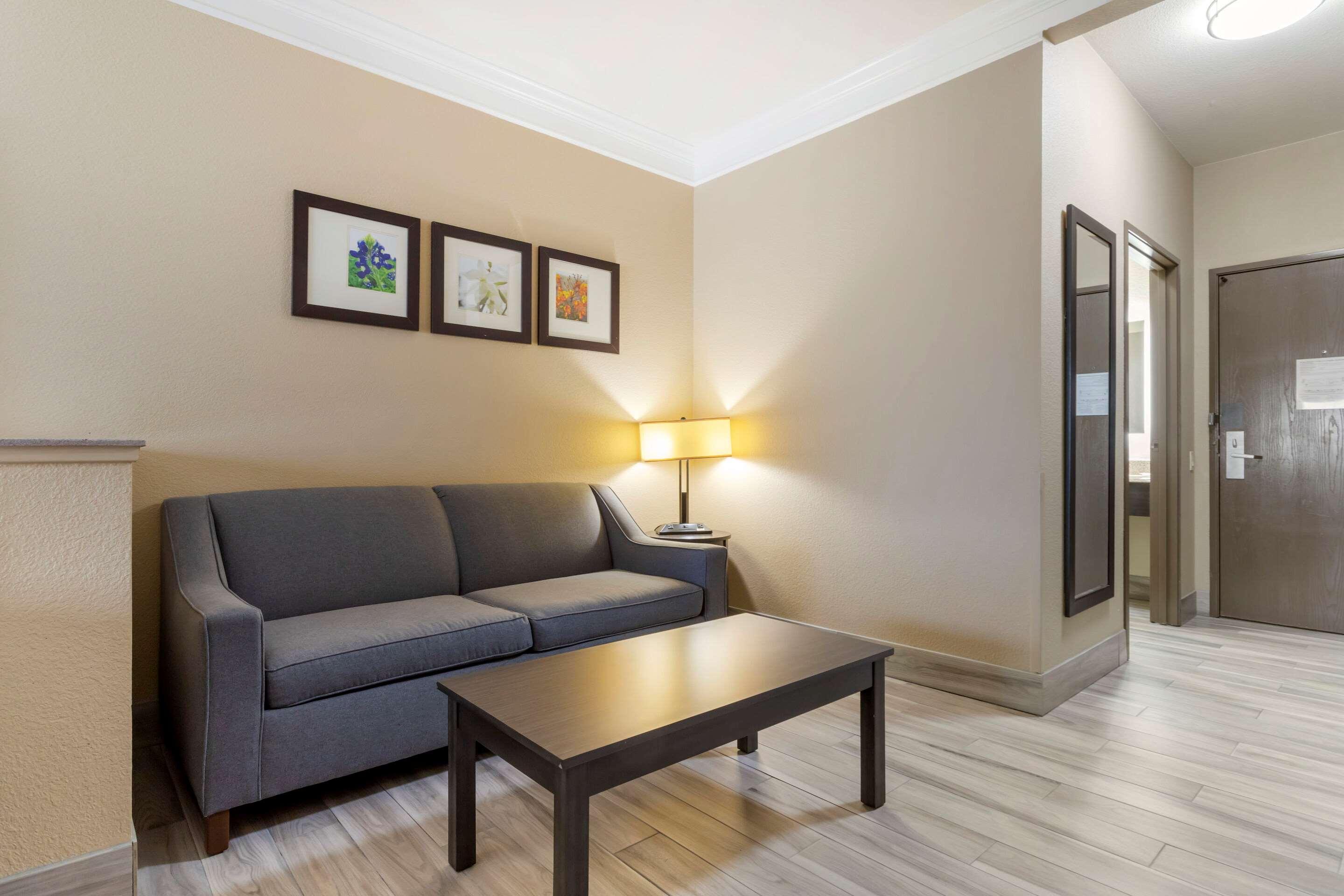 Suite Two Queen Beds