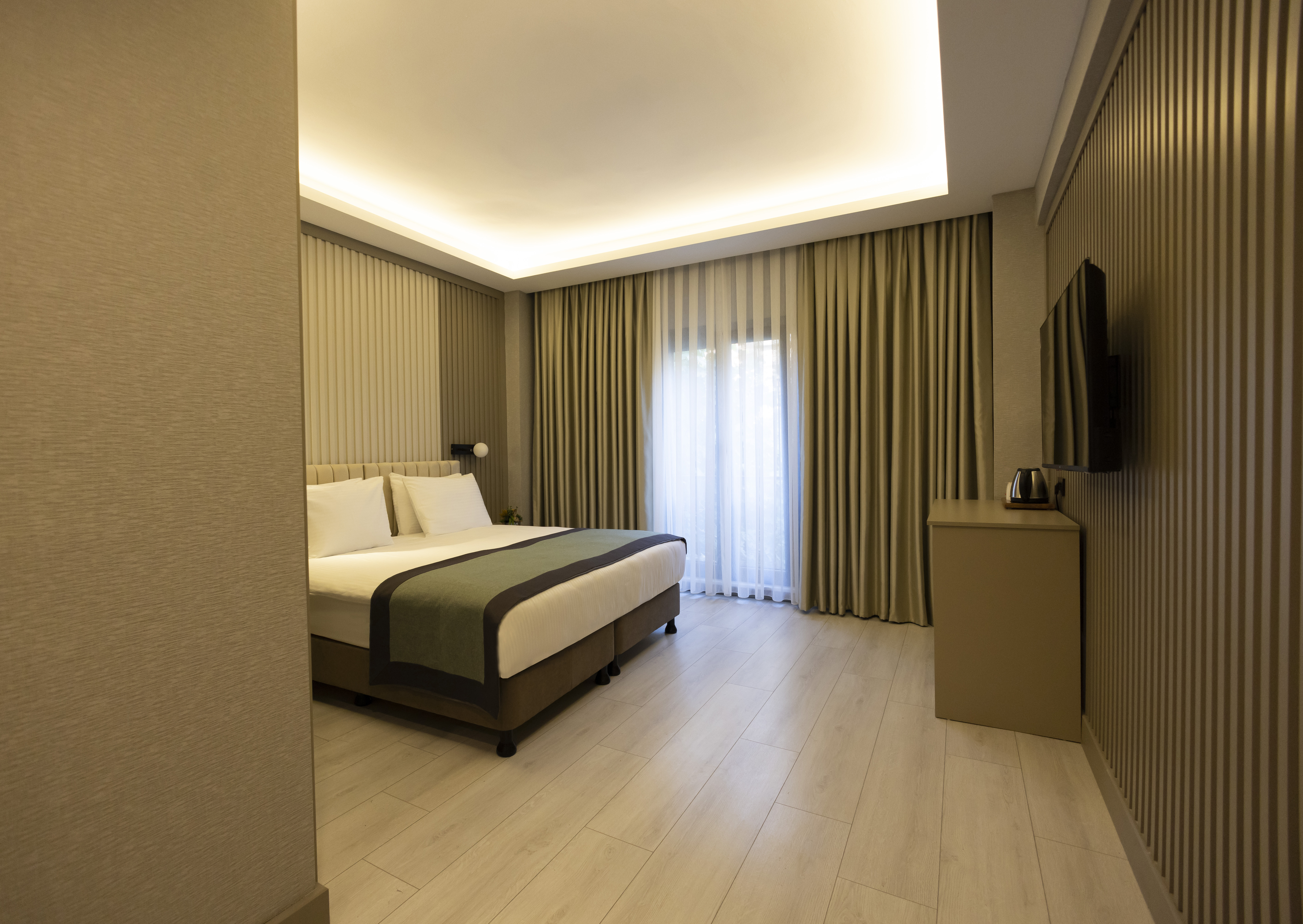 Double Queen Size Bed