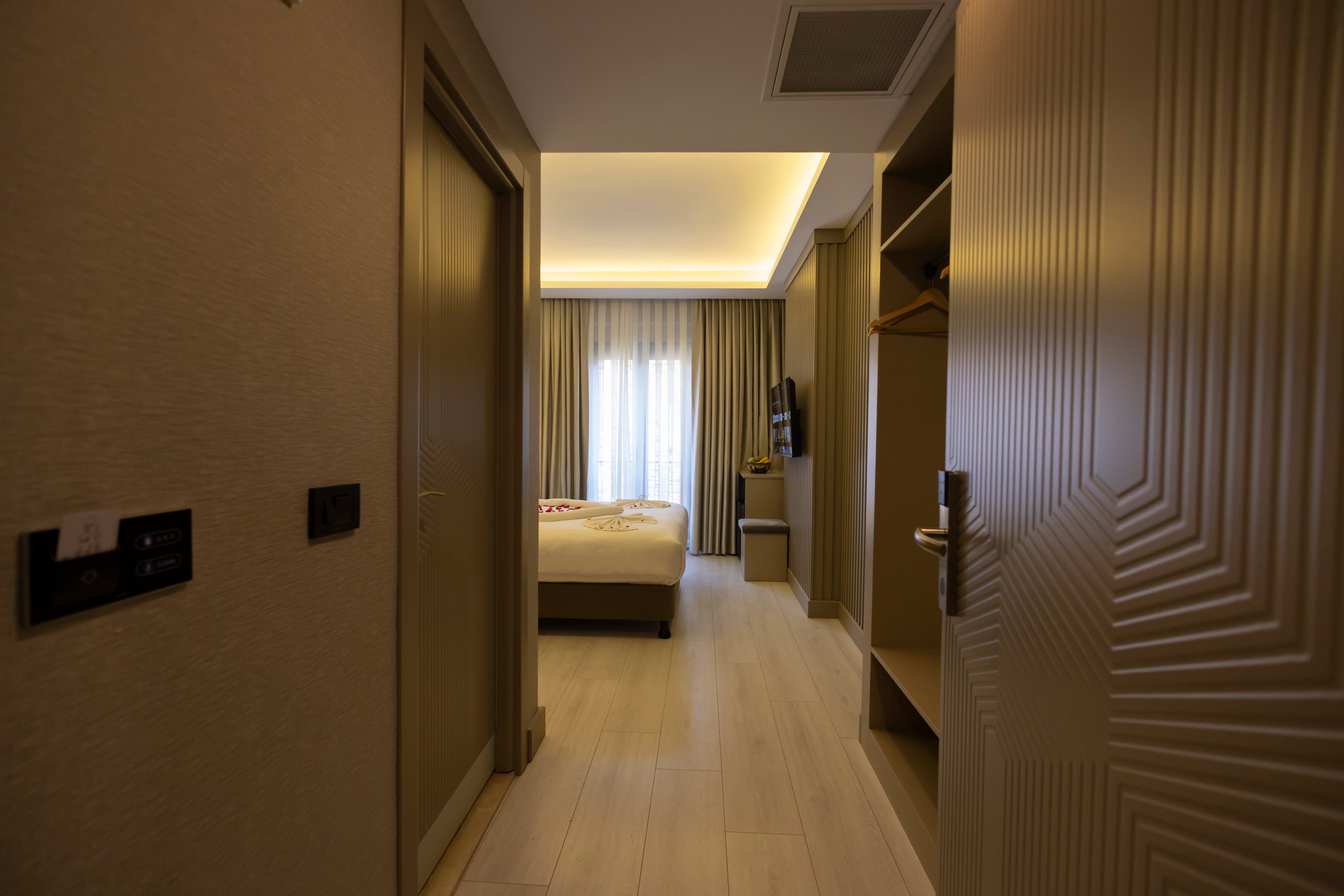 Double Queen Size Bed