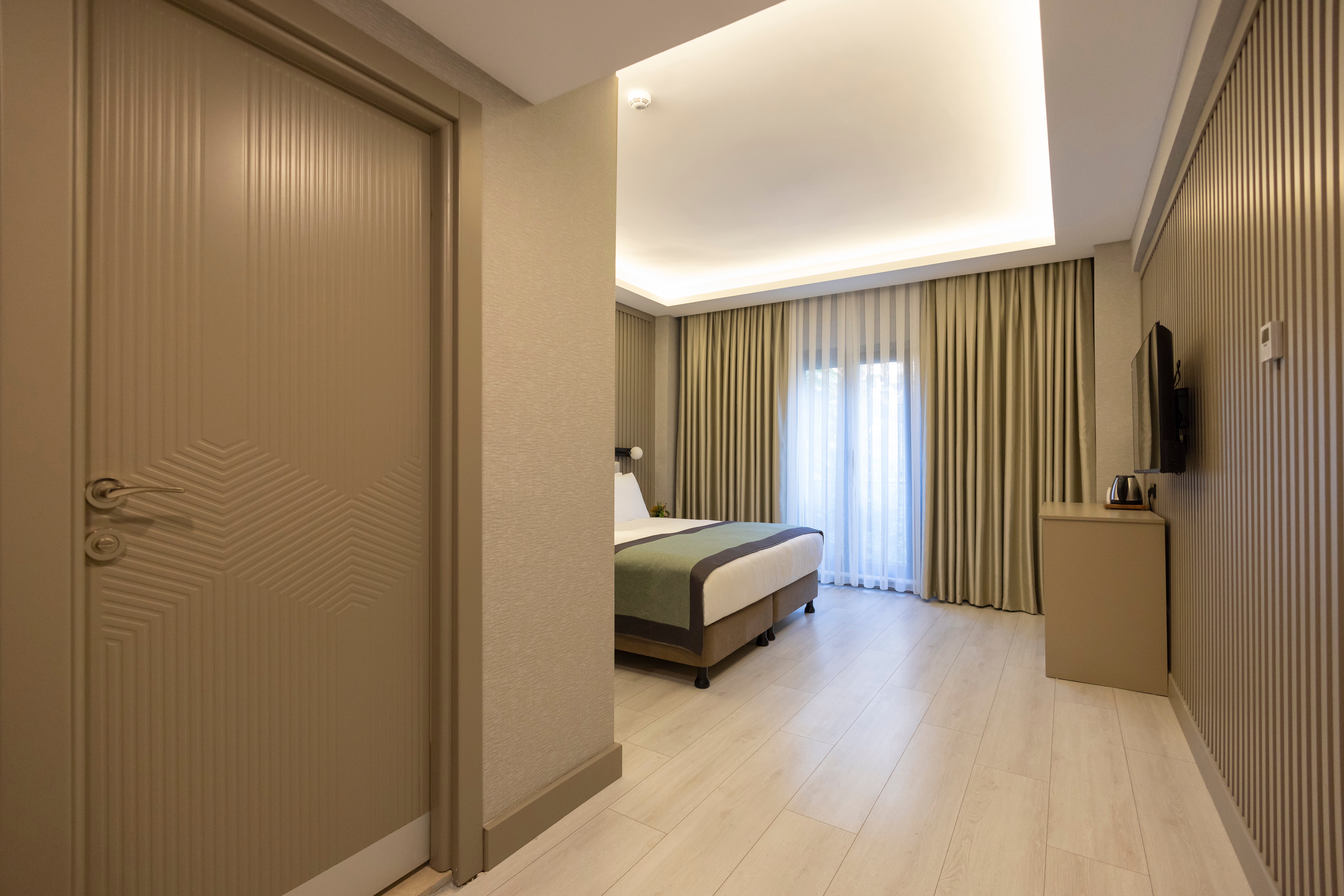 Double Queen Size Bed