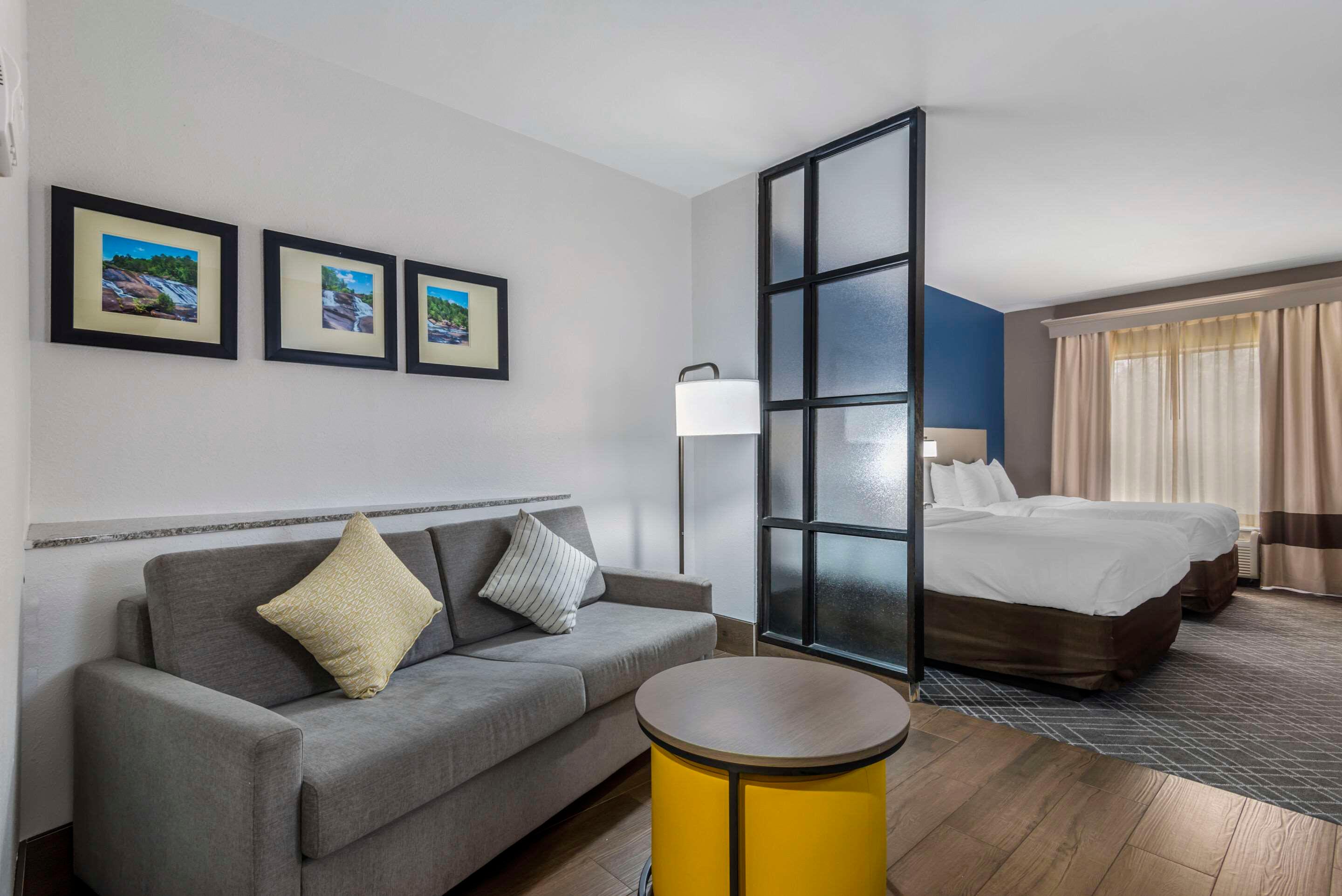 Suite Two Queen Beds Non Smoking