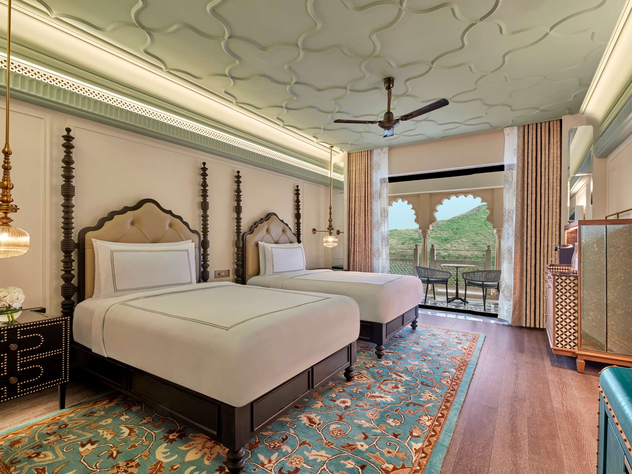 Twin Superior Mountain View