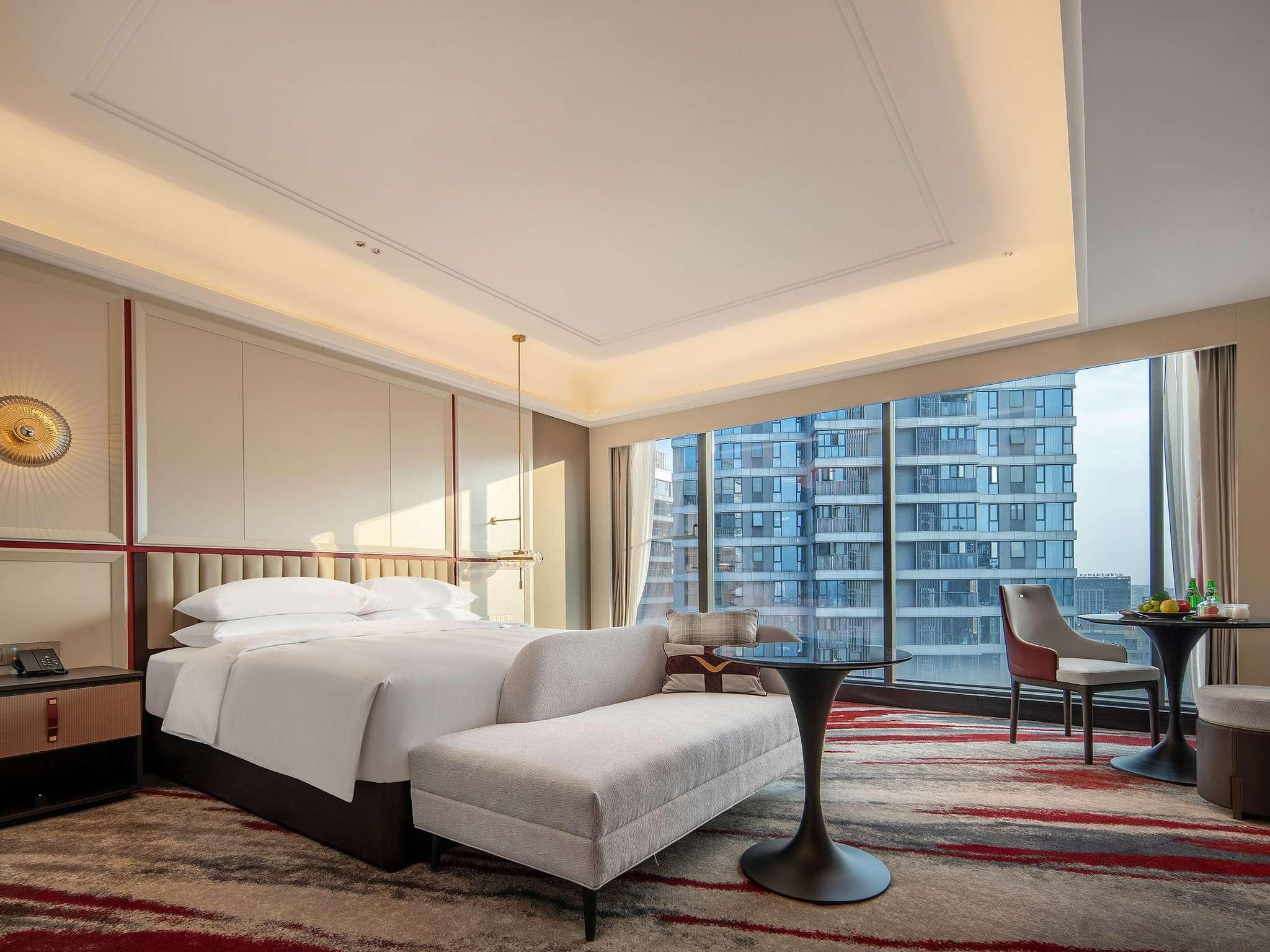 Double Executive King Bed